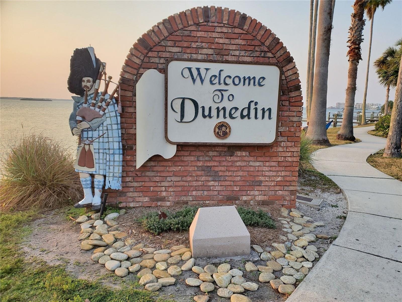 Dunedin Sign