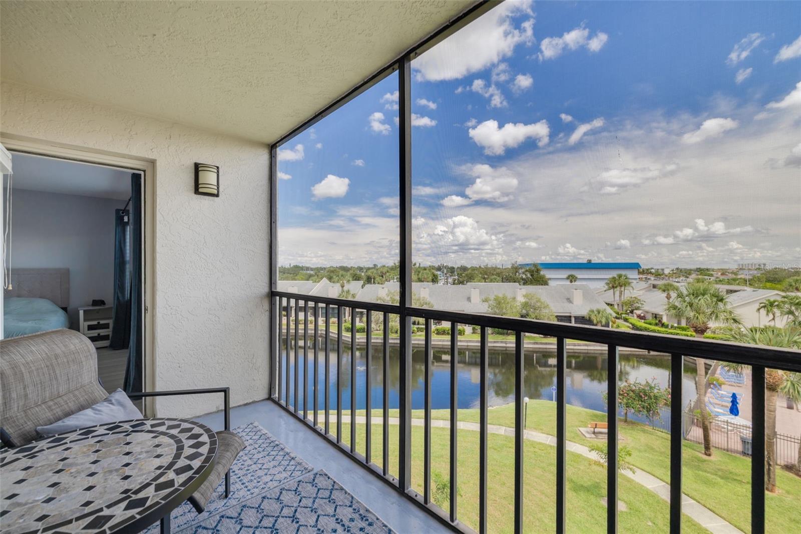 Wake up to water views!