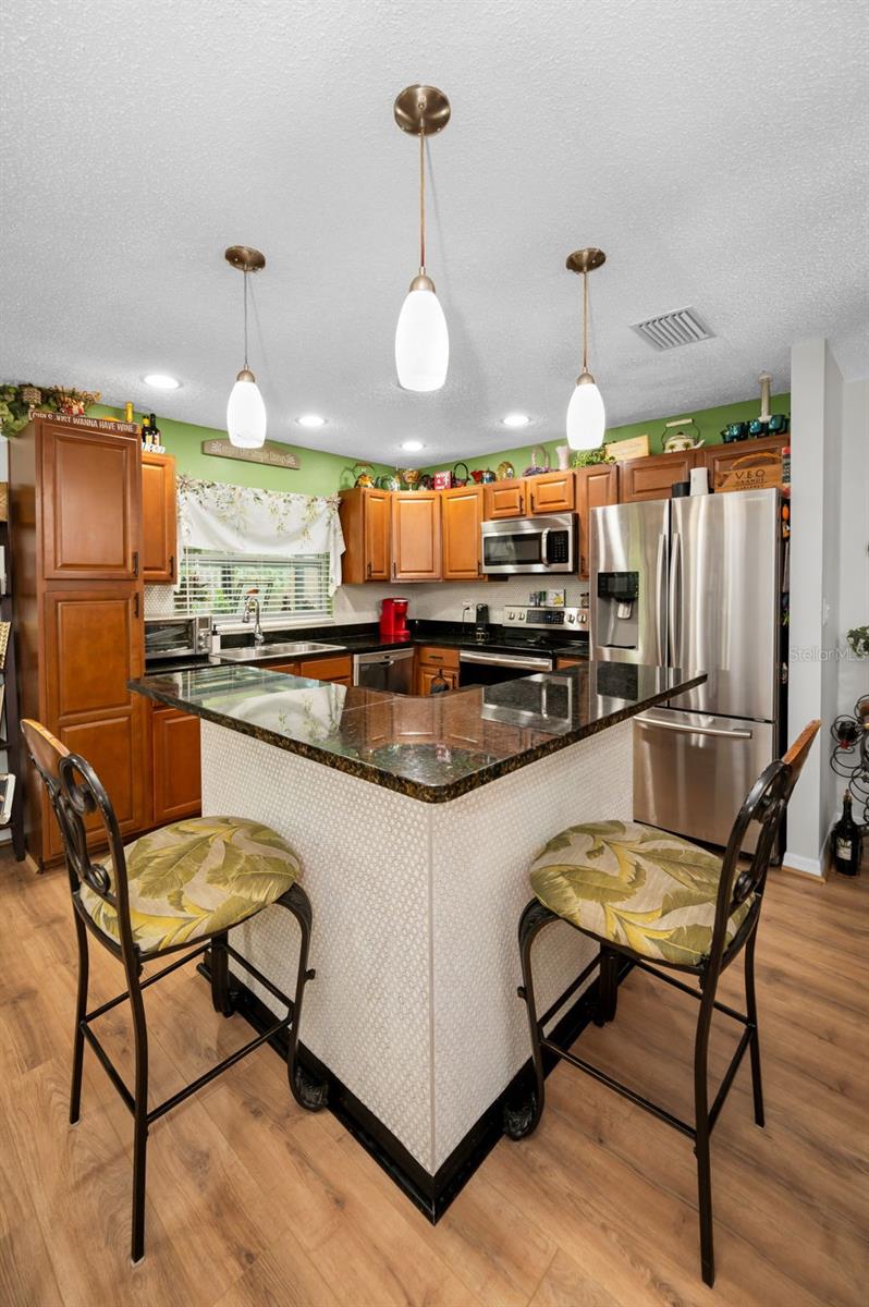 Kitchen/Breakfast Bar
