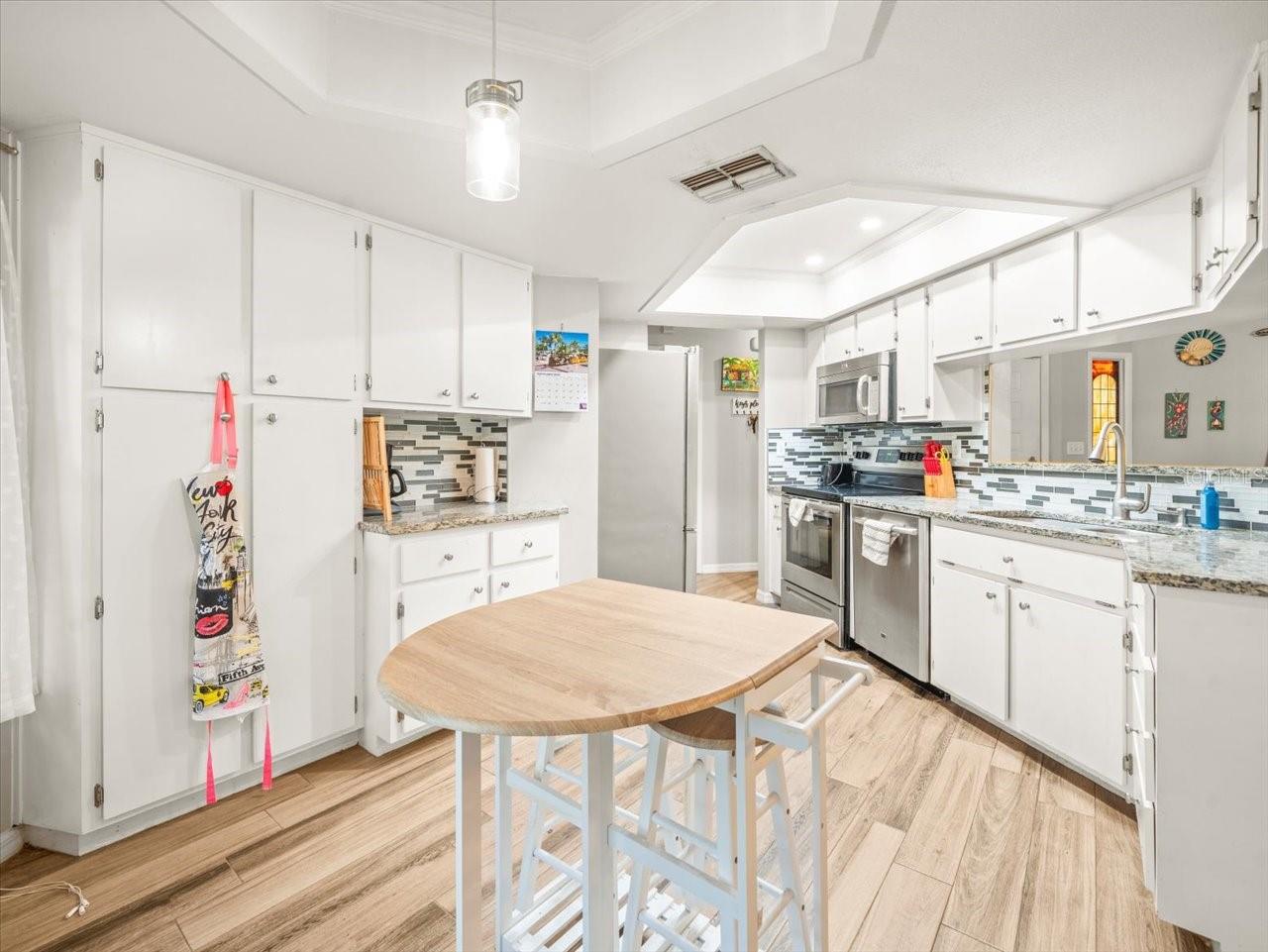 Eat in Kitchen