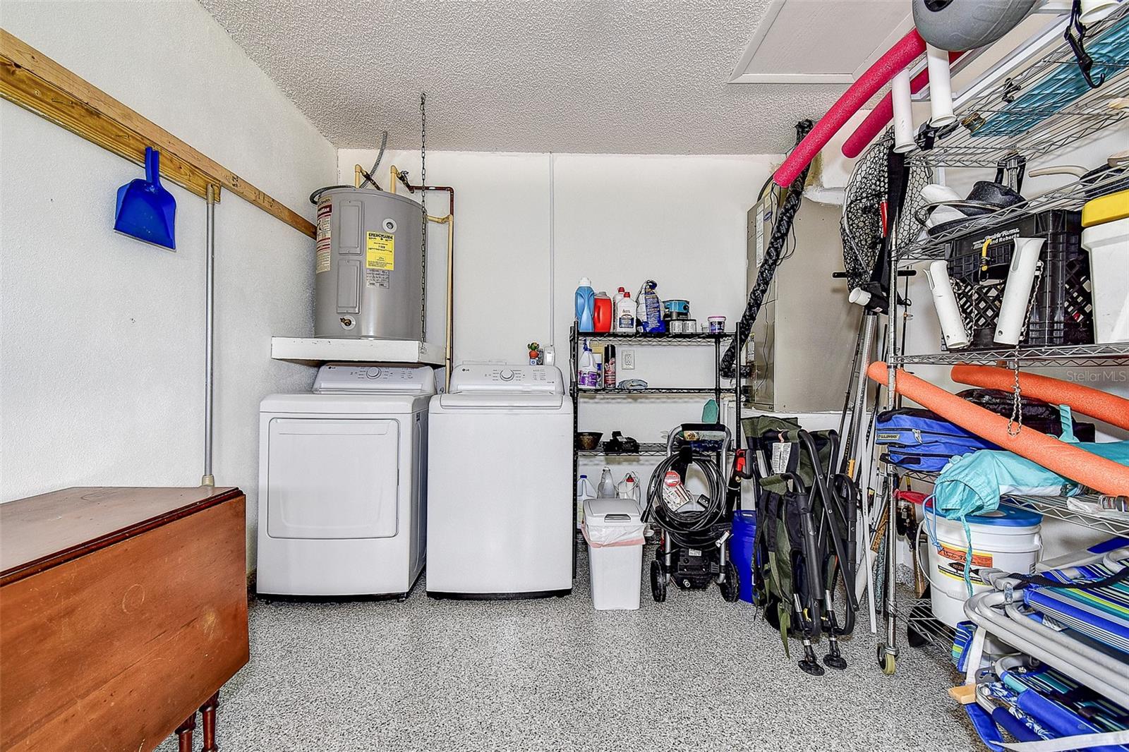 OVERSIZED ONE CAR GARAGE WITH LAUNDRY
