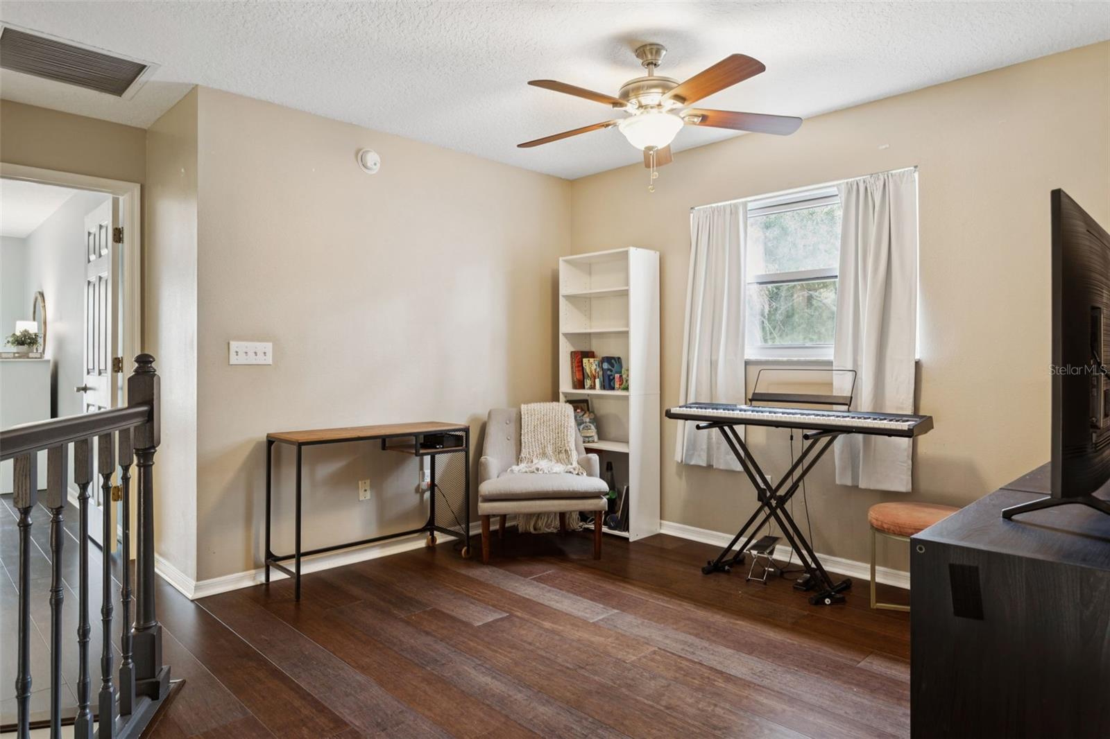 Loft (upstairs)