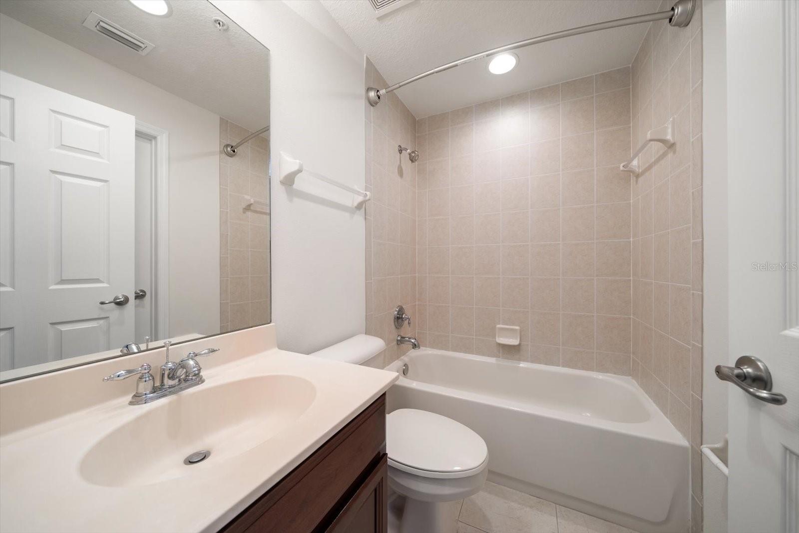 2nd Bath Shower/Tub
