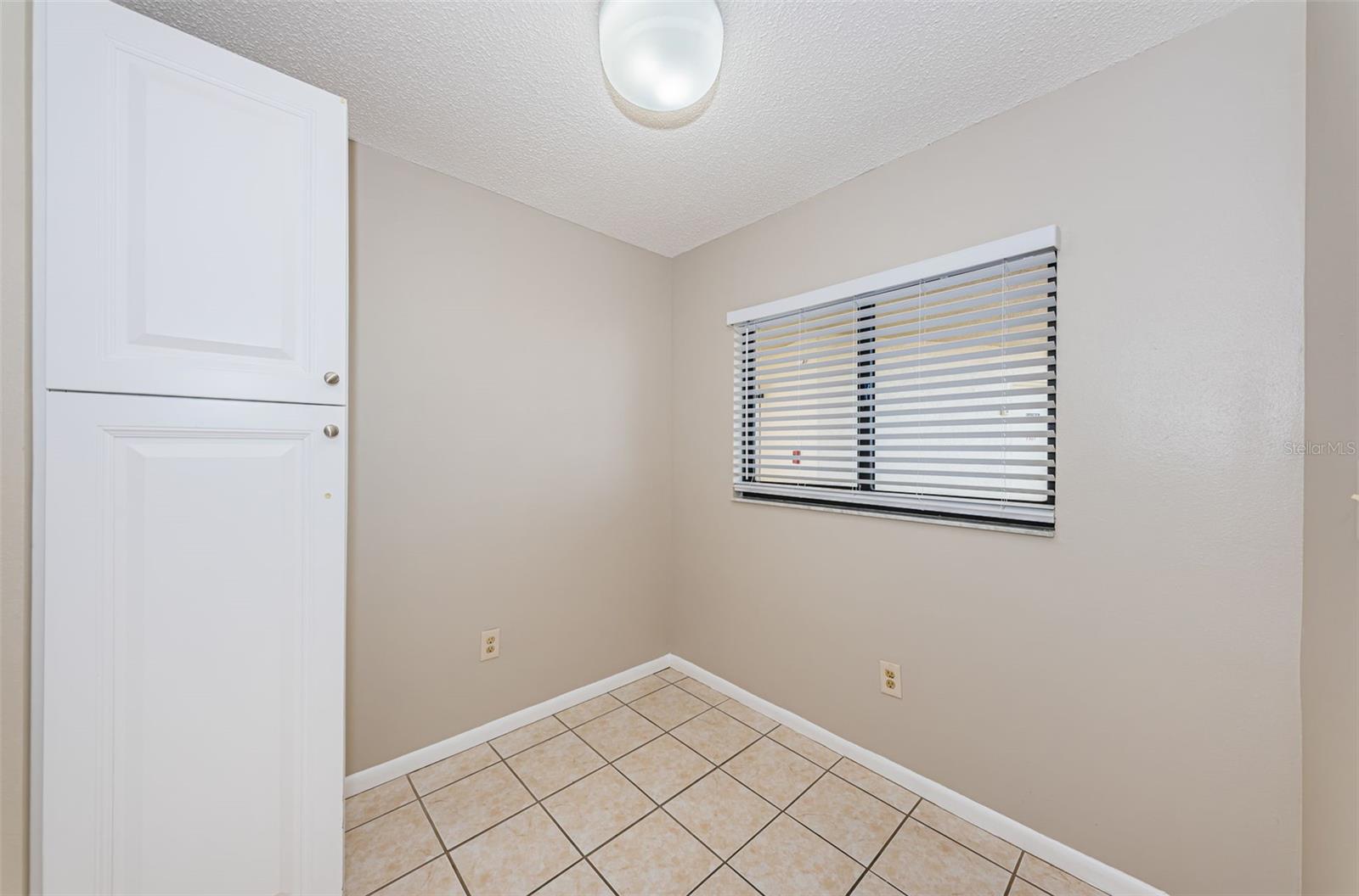 Kitchen has Alcove - Perfect for Table & Chairs or Desk