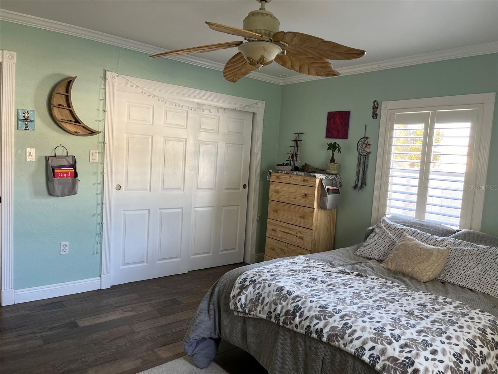 Main 1st bedroom 5