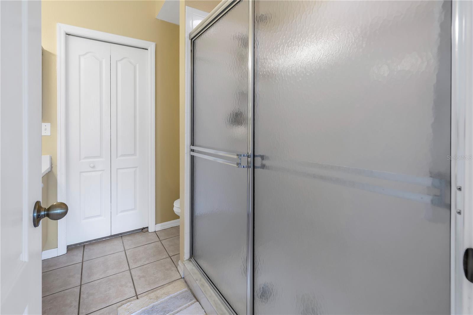 1st Floor Master Bath