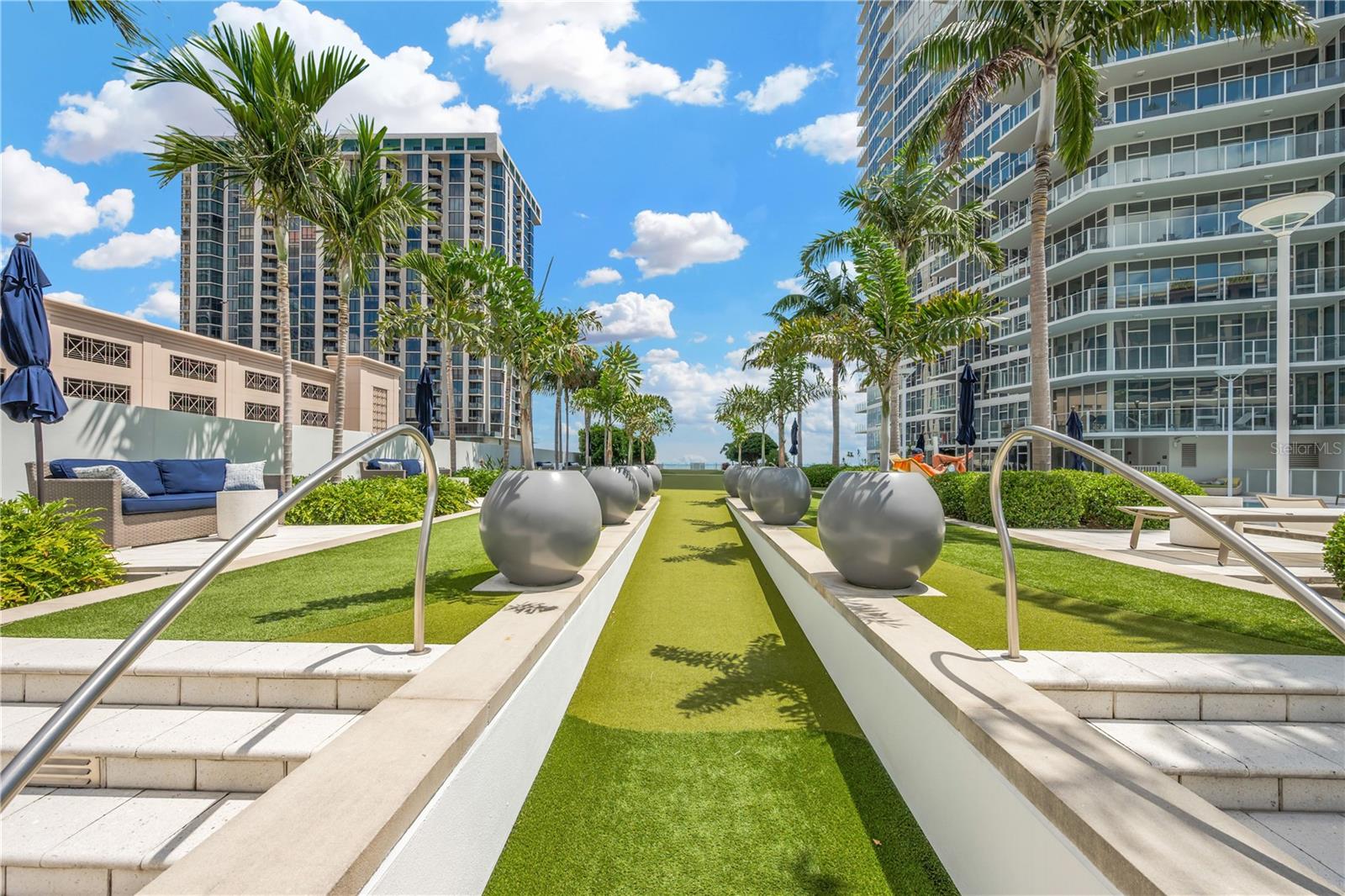 Amenities Deck