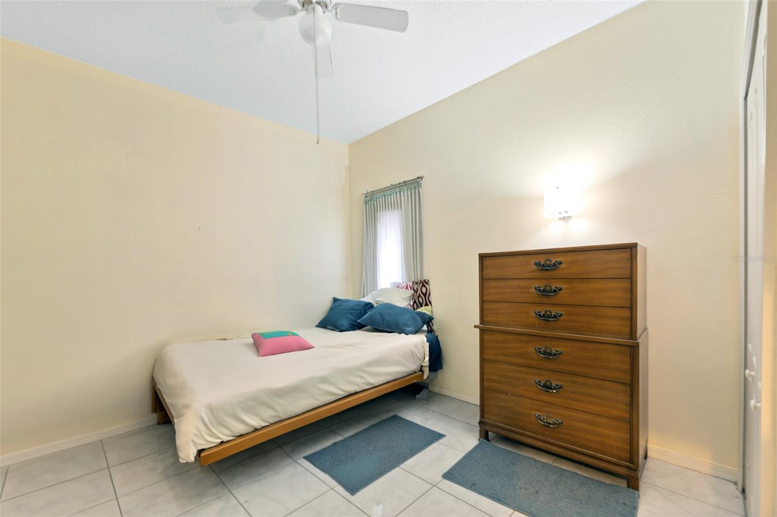 Guest Bedroom 1.