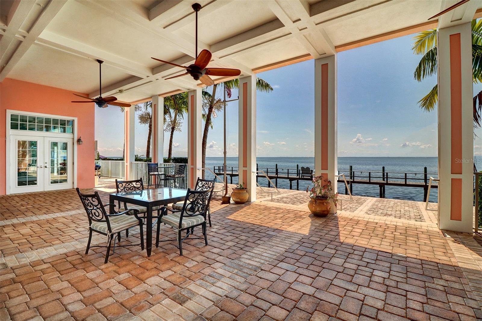 Waterside South - Waterfront Clubhouse with fun PUB!