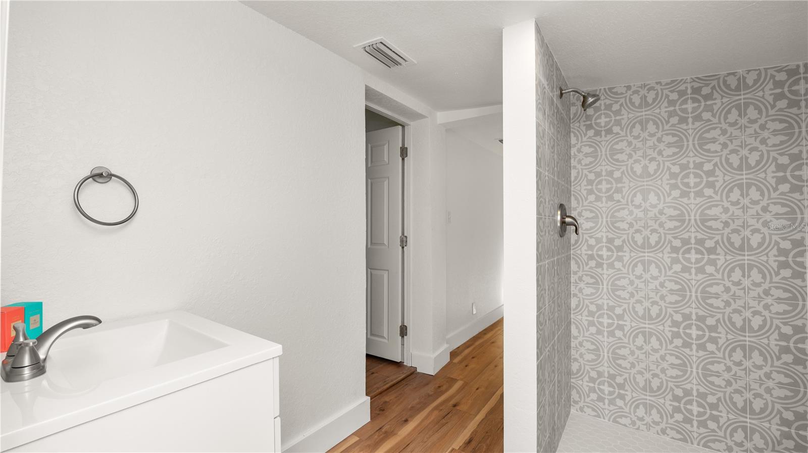 2nd Bathroom