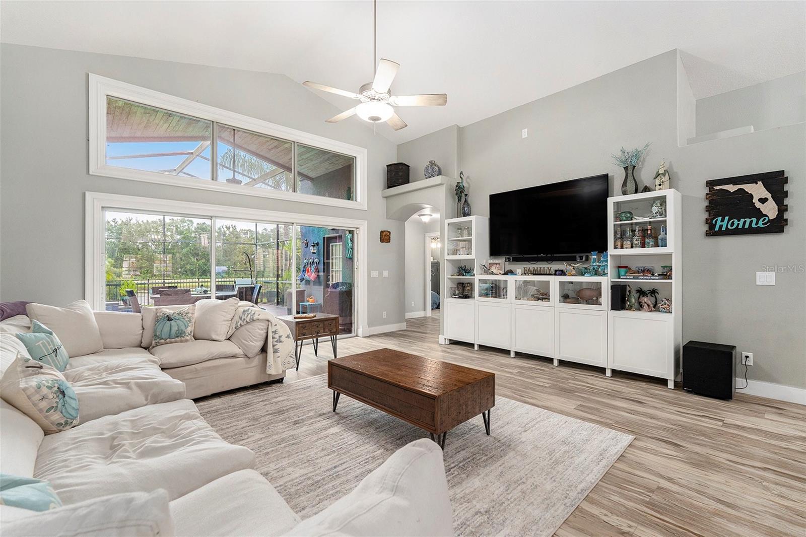 16422 Bridgewalk Drive, Lithia, FL 33547 - Great Room