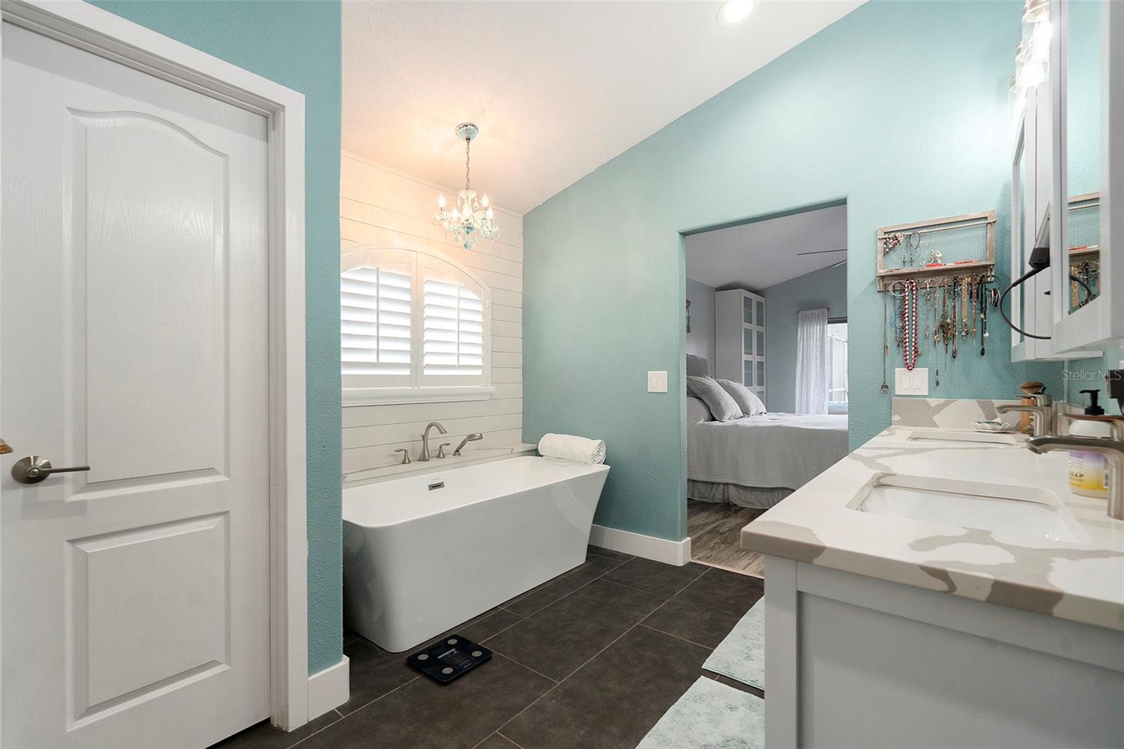 16422 Bridgewalk Drive, Lithia, FL 33547 - Primary Bath