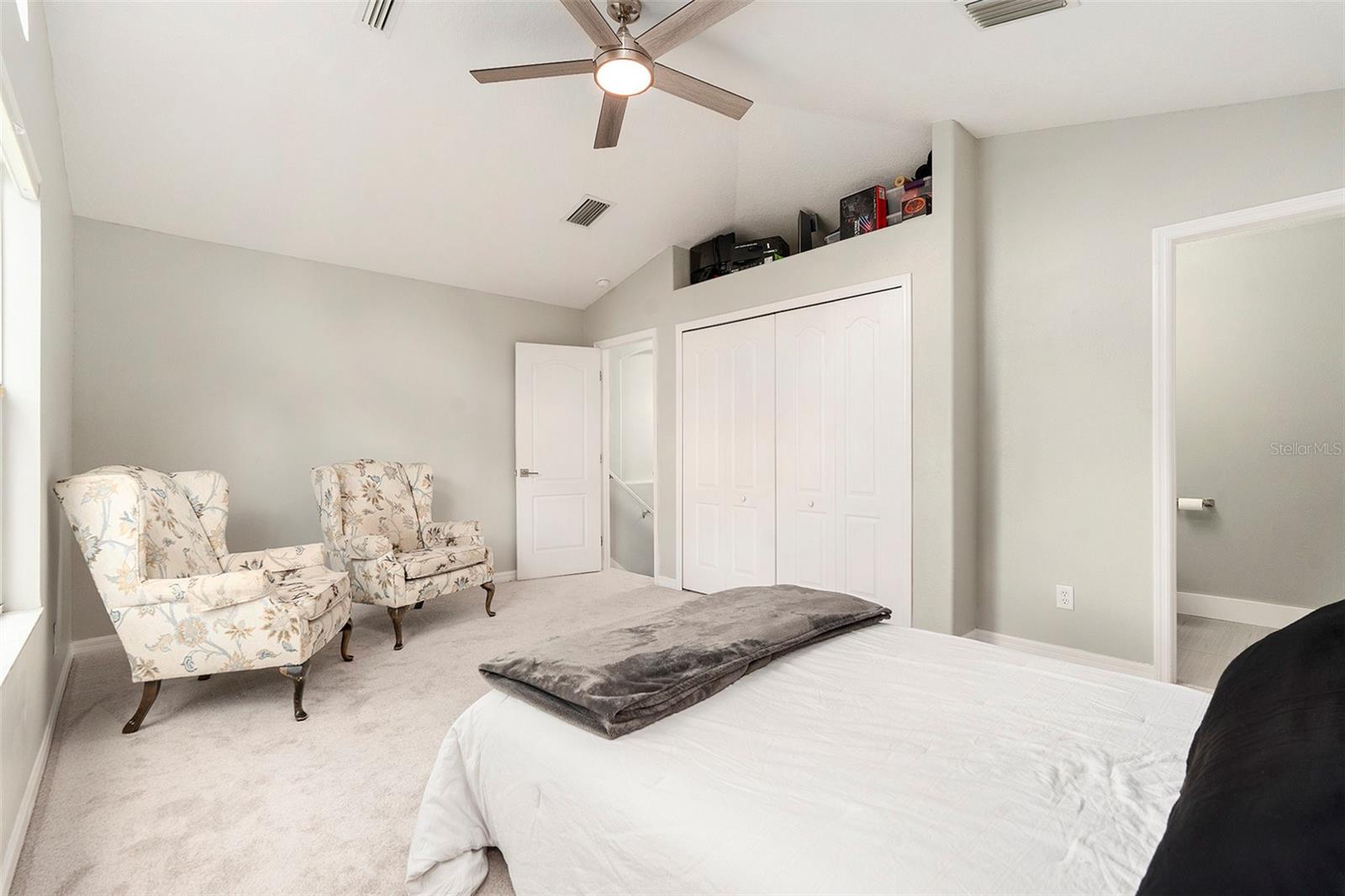 16422 Bridgewalk Drive, Lithia, FL 33547 - Updatirs Bedroom Junior Suite