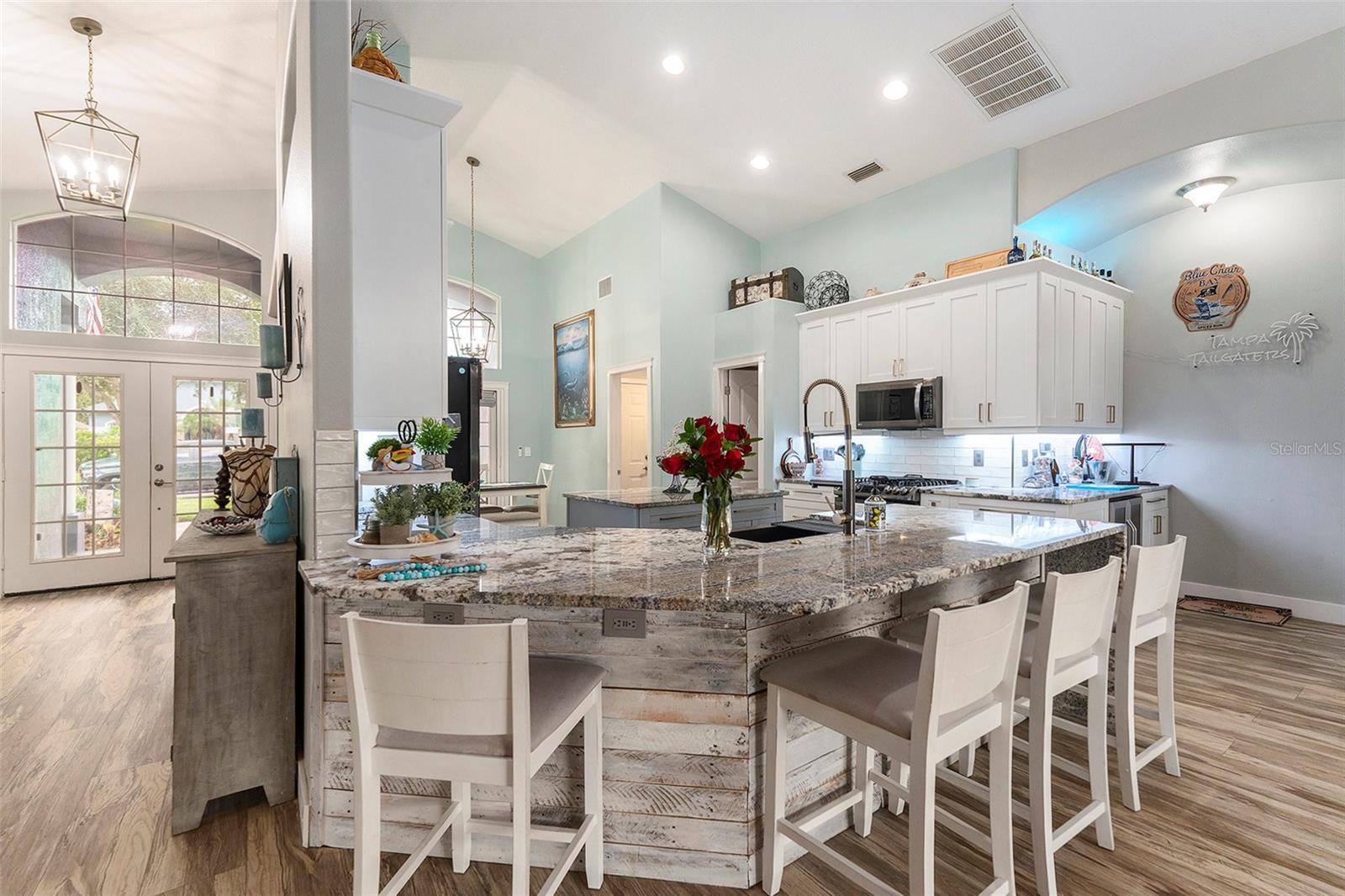 16422 Bridgewalk Drive, Lithia, FL 33547 - Kitchen