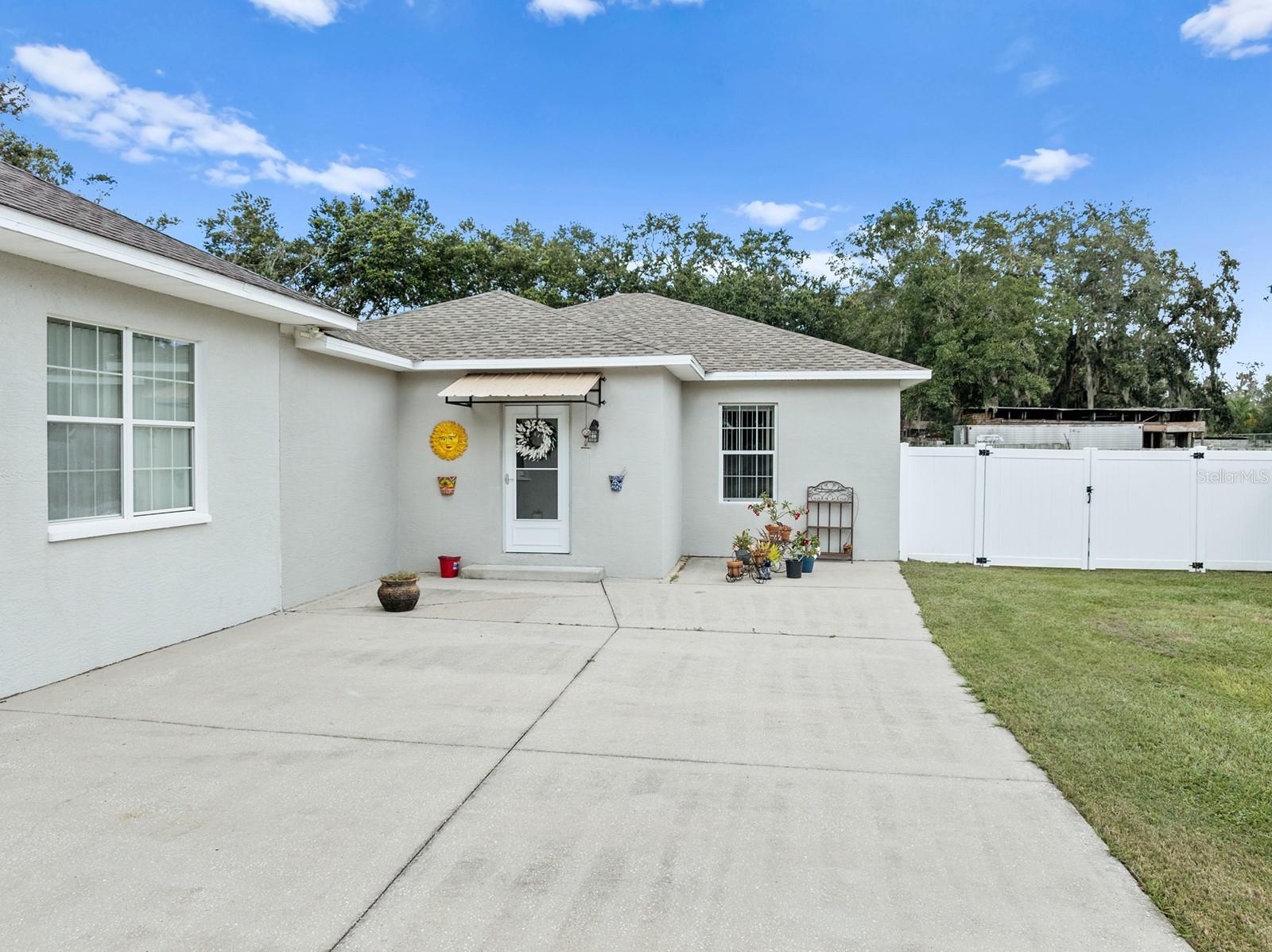 INLAW HOUSE