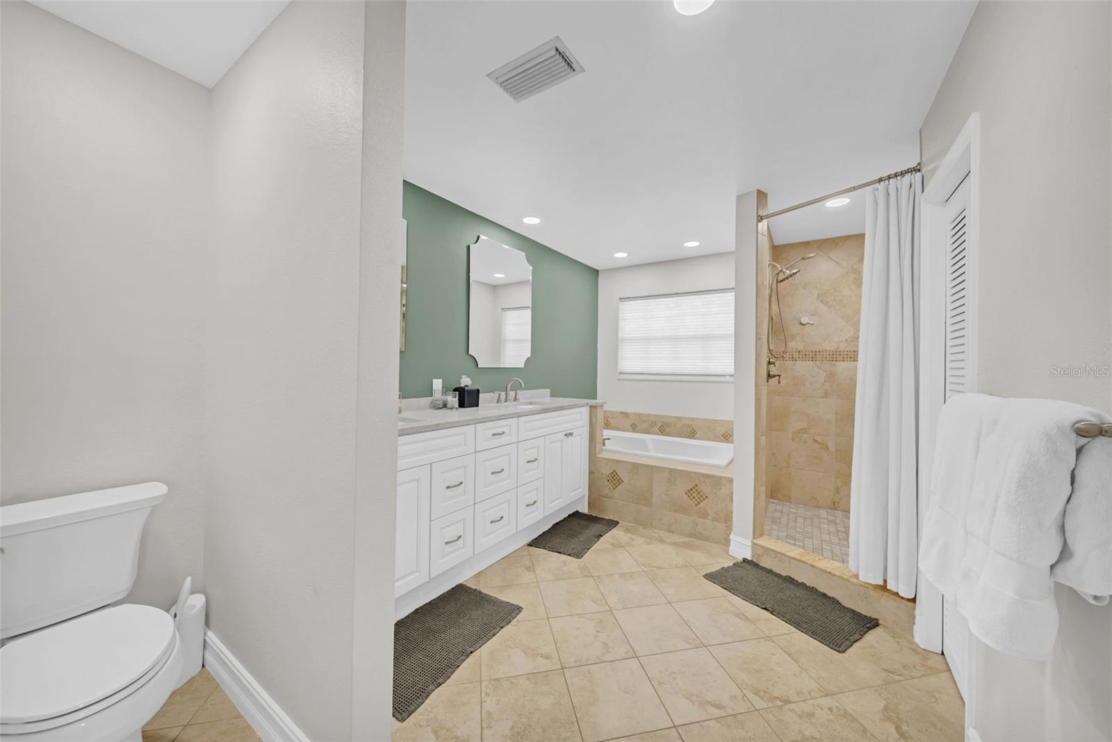 Primary En Suite