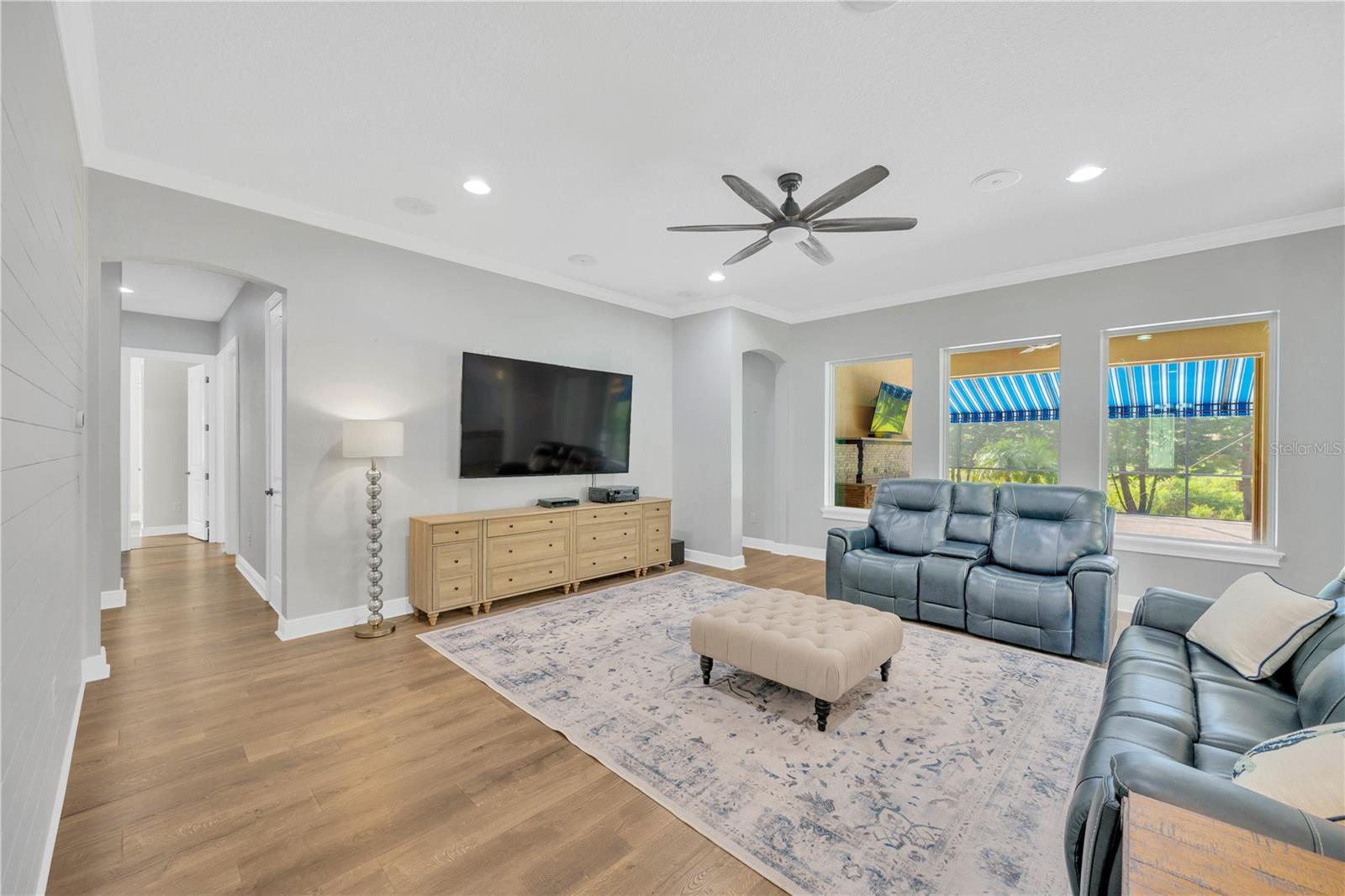 Living Room 01
