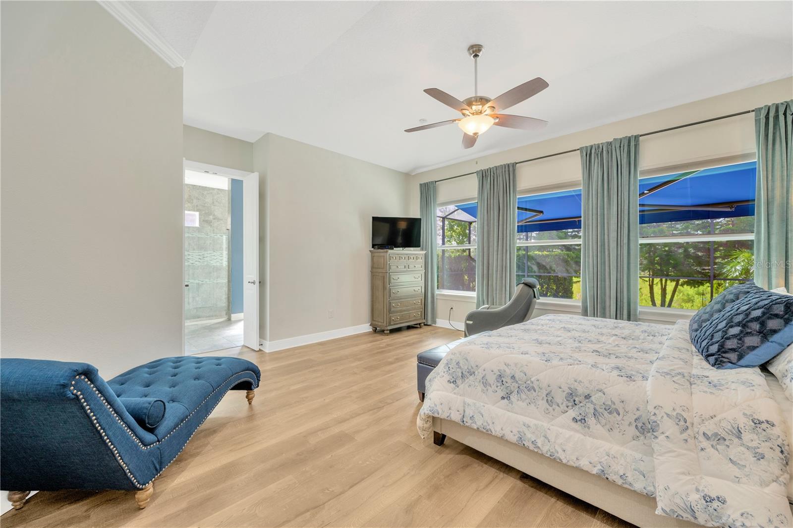 Master Bedroom 01