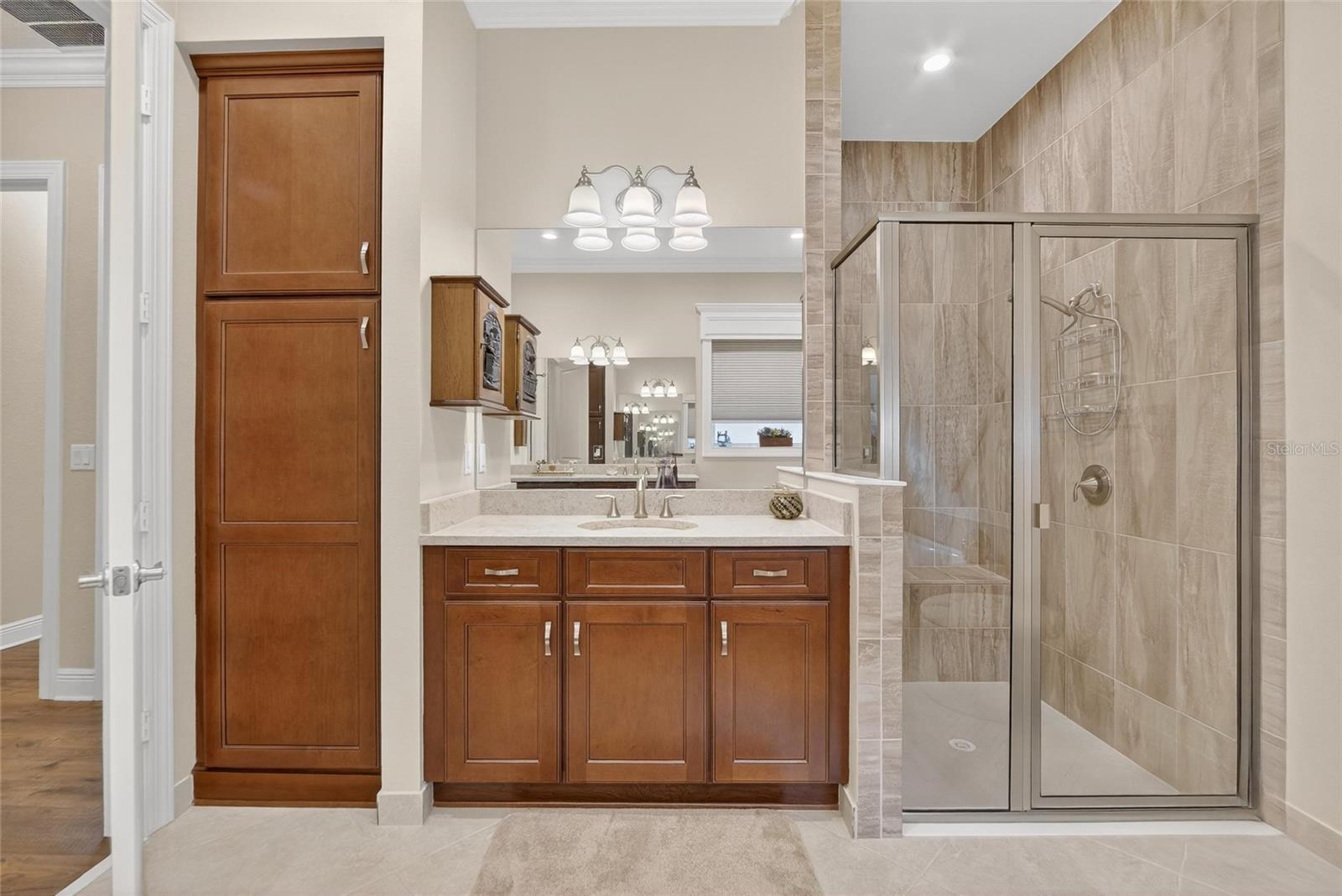 Primary Ensuite Bathroom w/Split Vanities