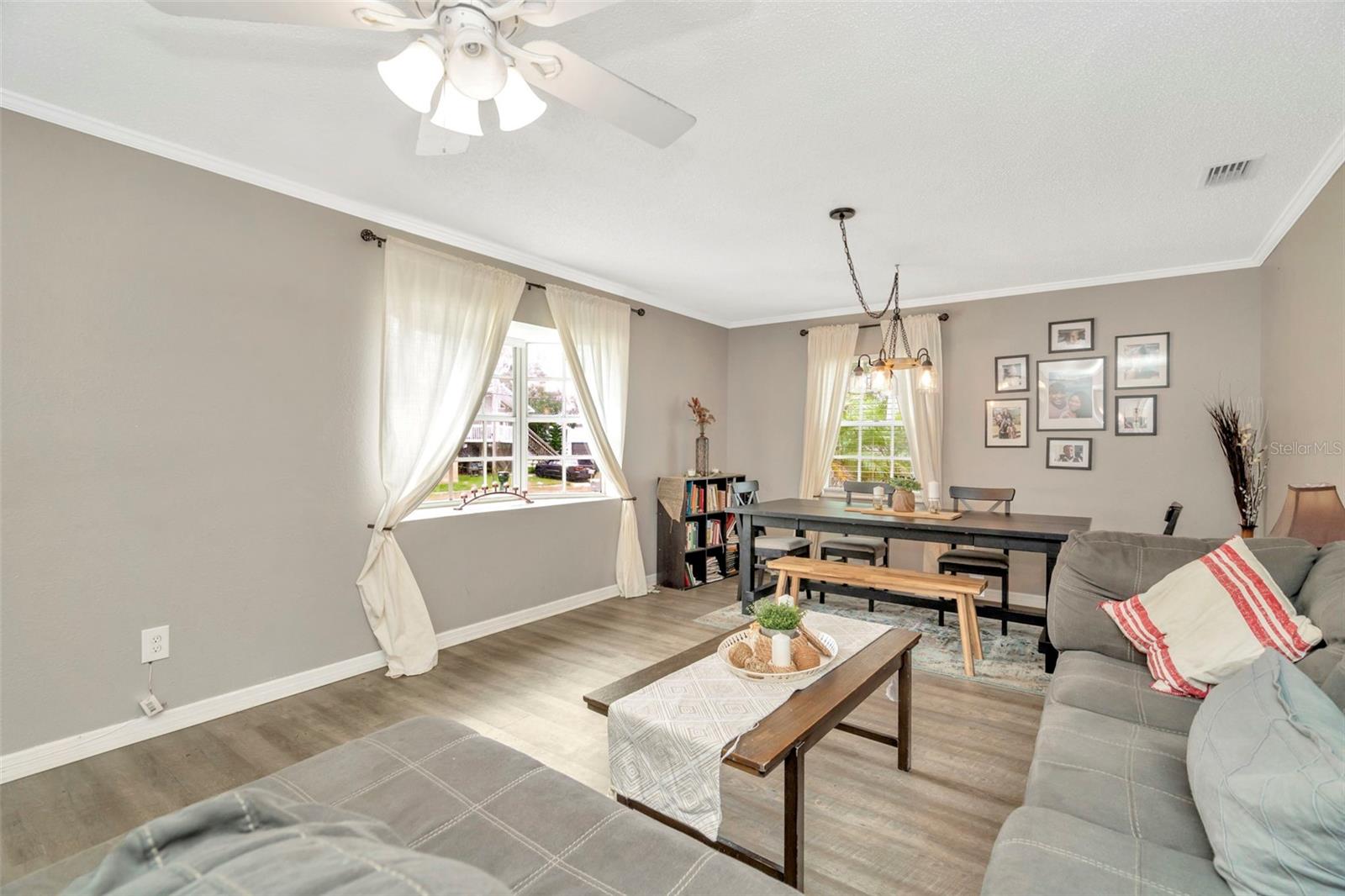 Living / Lounge Room