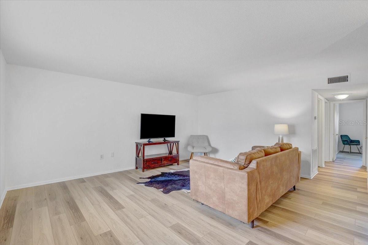 Living room (cable included)