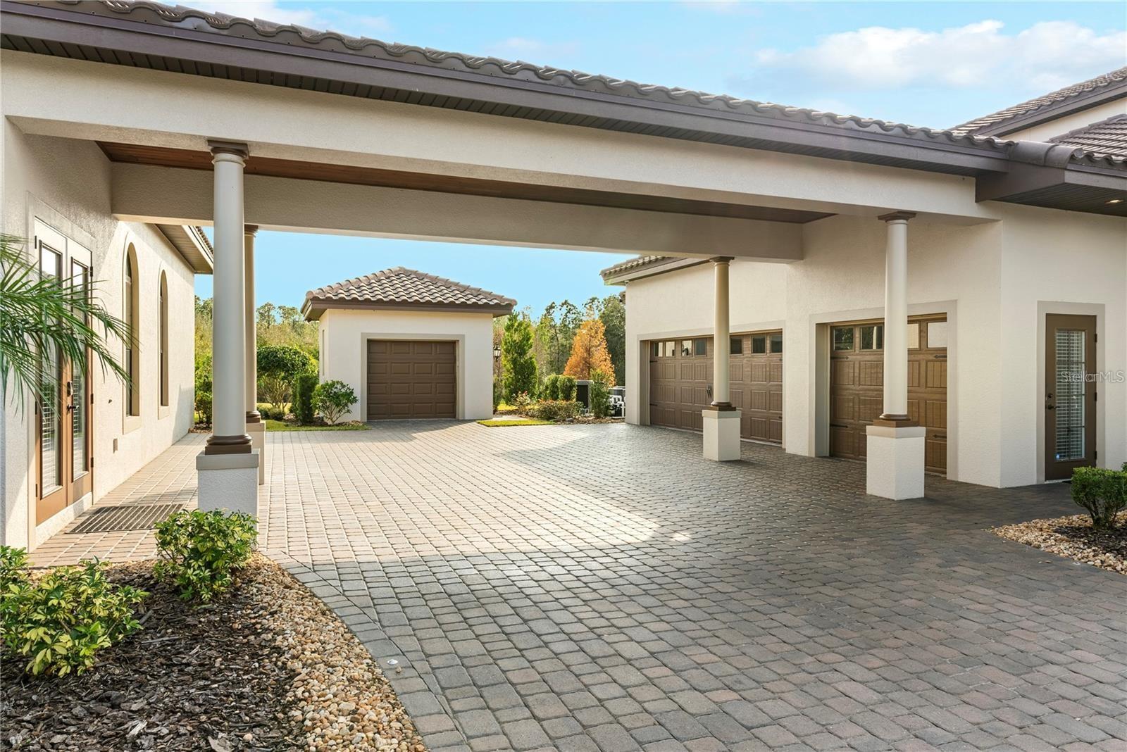 Small business owners, Doctors & Executive looking for quick access to Tampa’s top medical, financial, and business districts find their sanctuaries right here, in Stonelake Ranch.