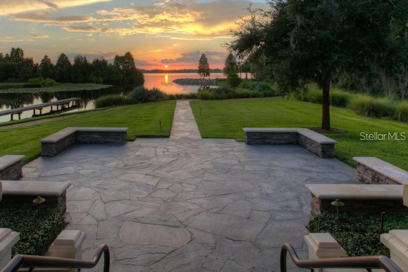 The community also features 37-acre Lake Hendry, ideal for non-motorized water activities such as canoeing, kayaking, and paddle boating.