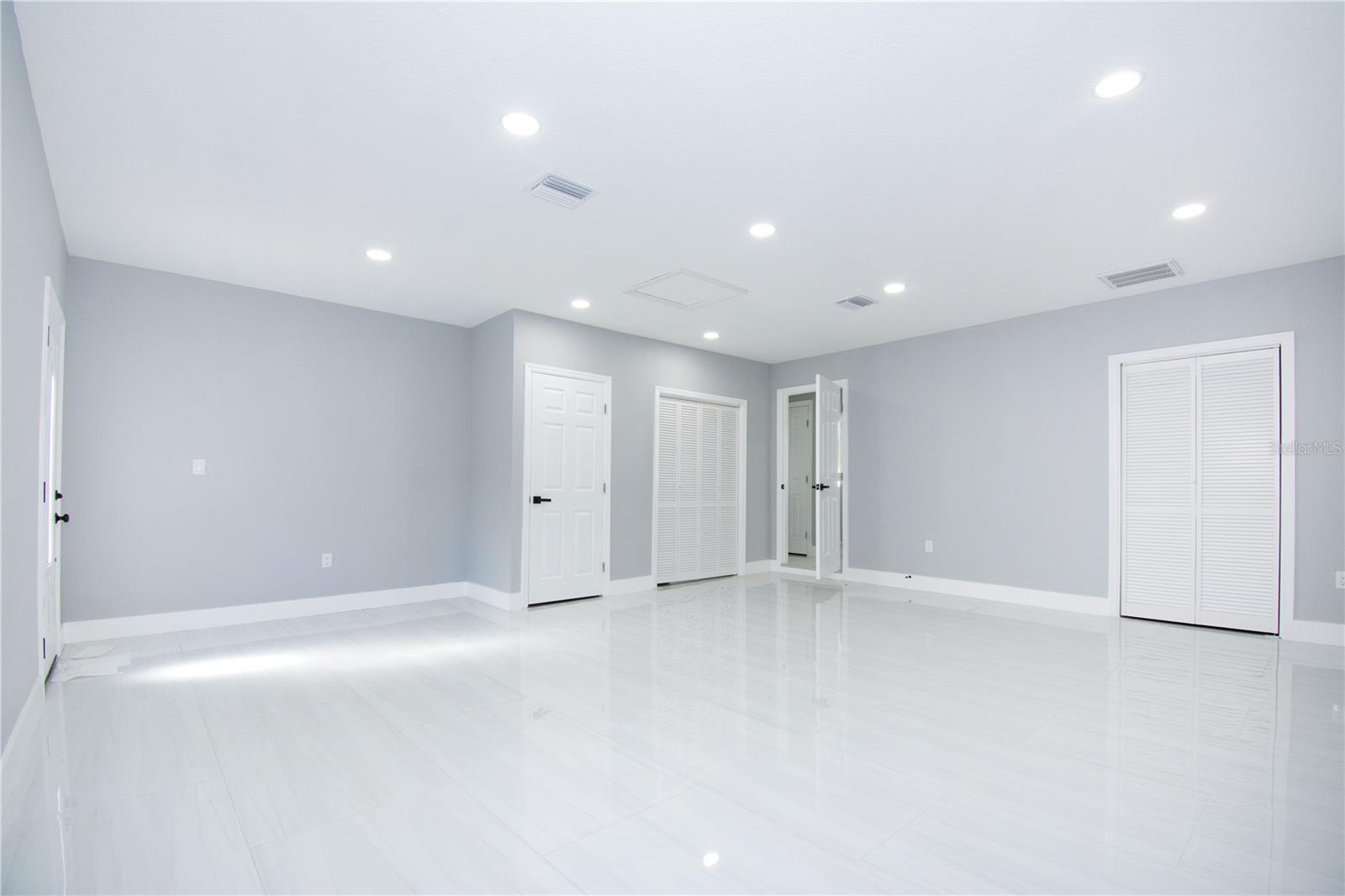 Versatile Bonus Room with the Potencial to be easily converted into an Office, Gym, Playroom, and an Efficiency, or in Law- Suite