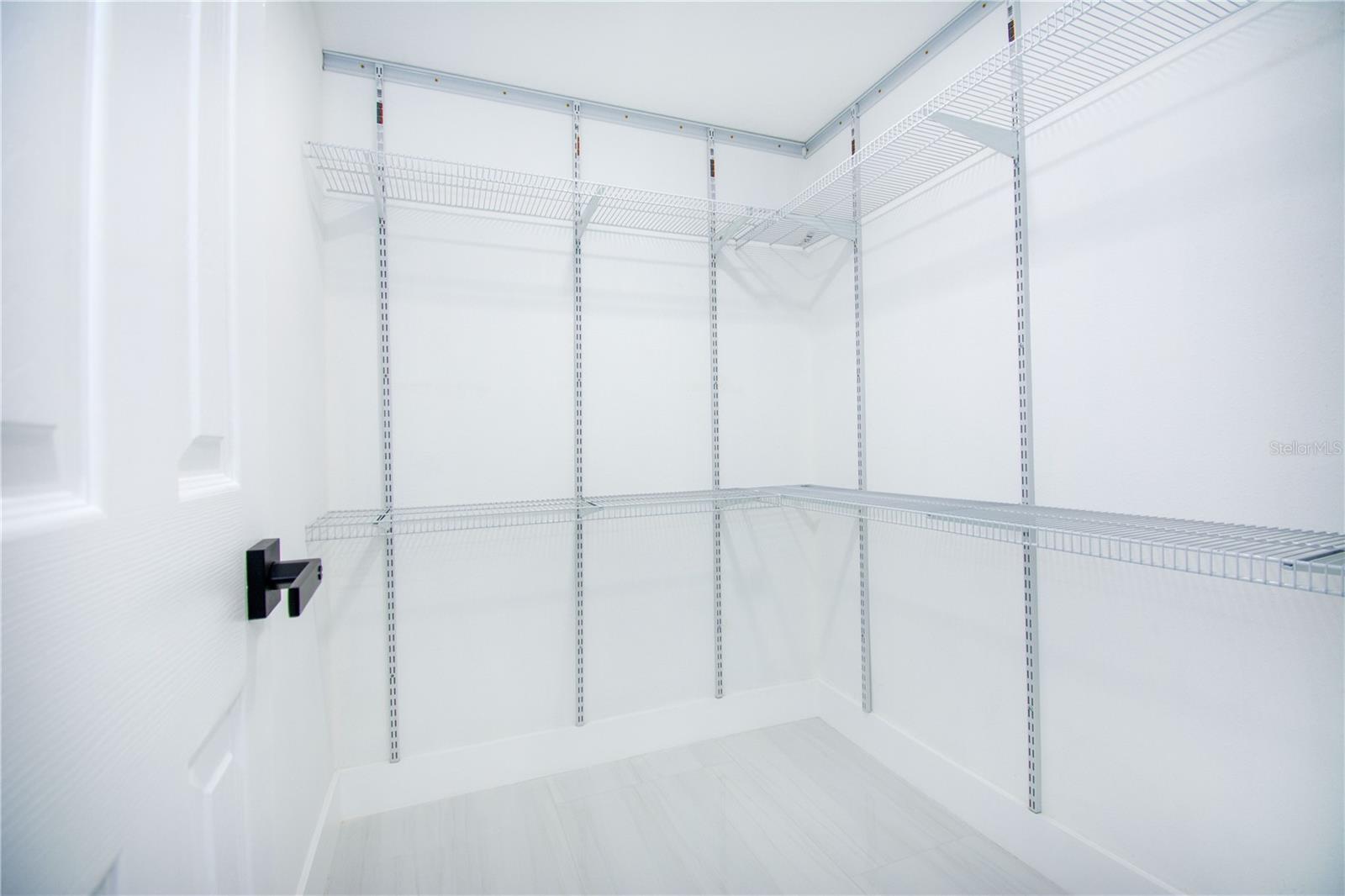 Walking Closet