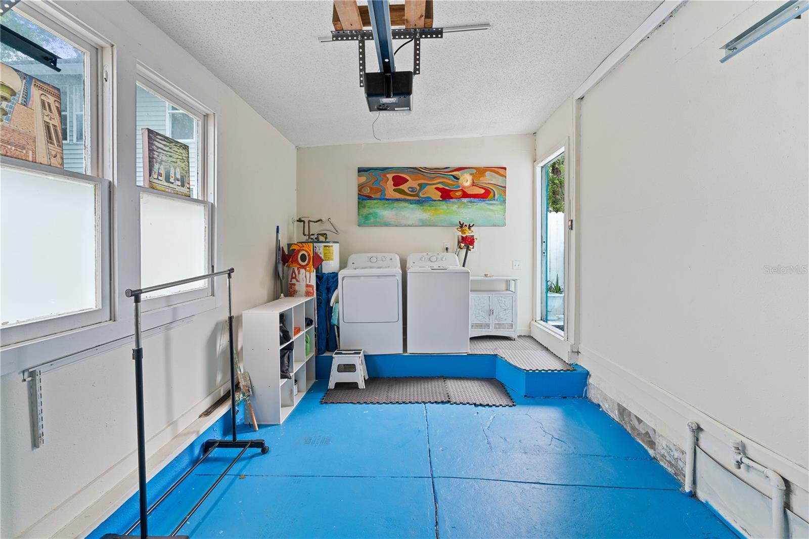 GARAGE/WASHER DRYER