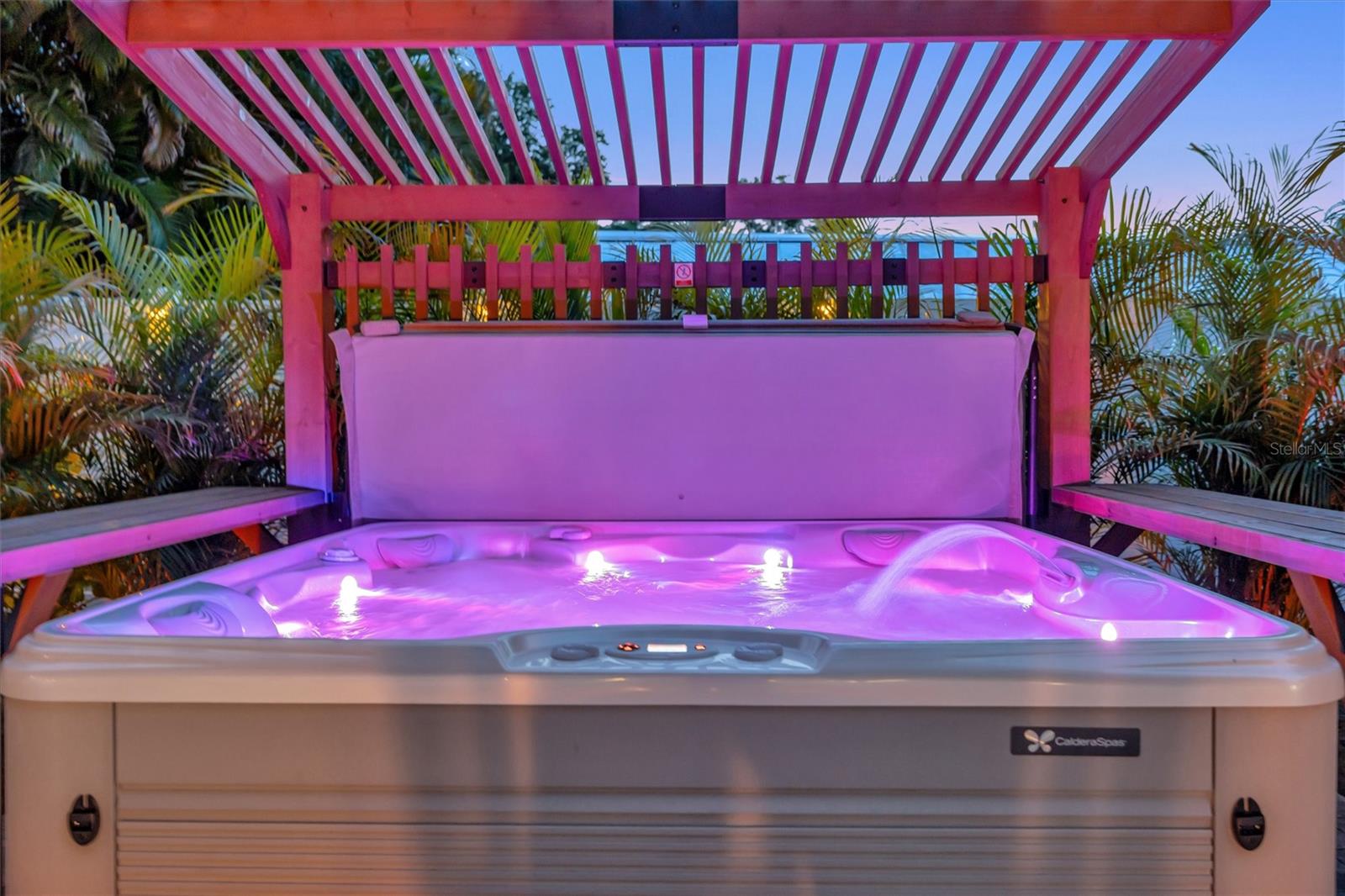 Hot tub with lights in the evening