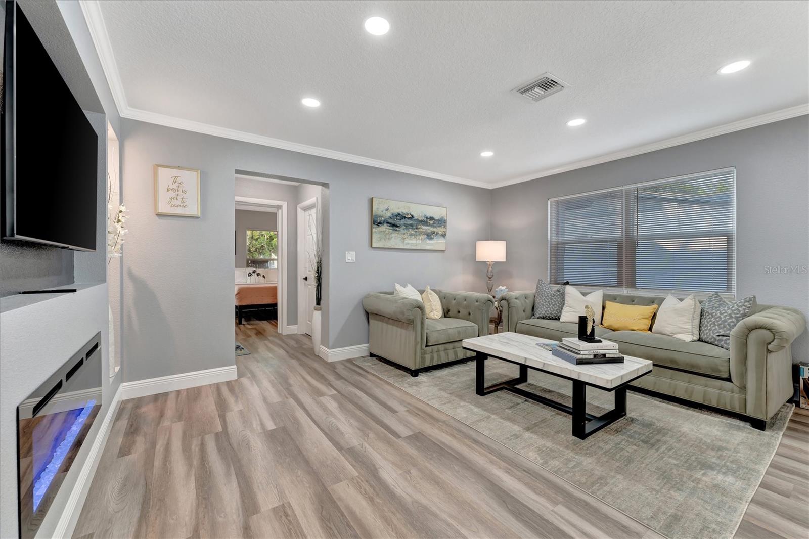 Spacious living room