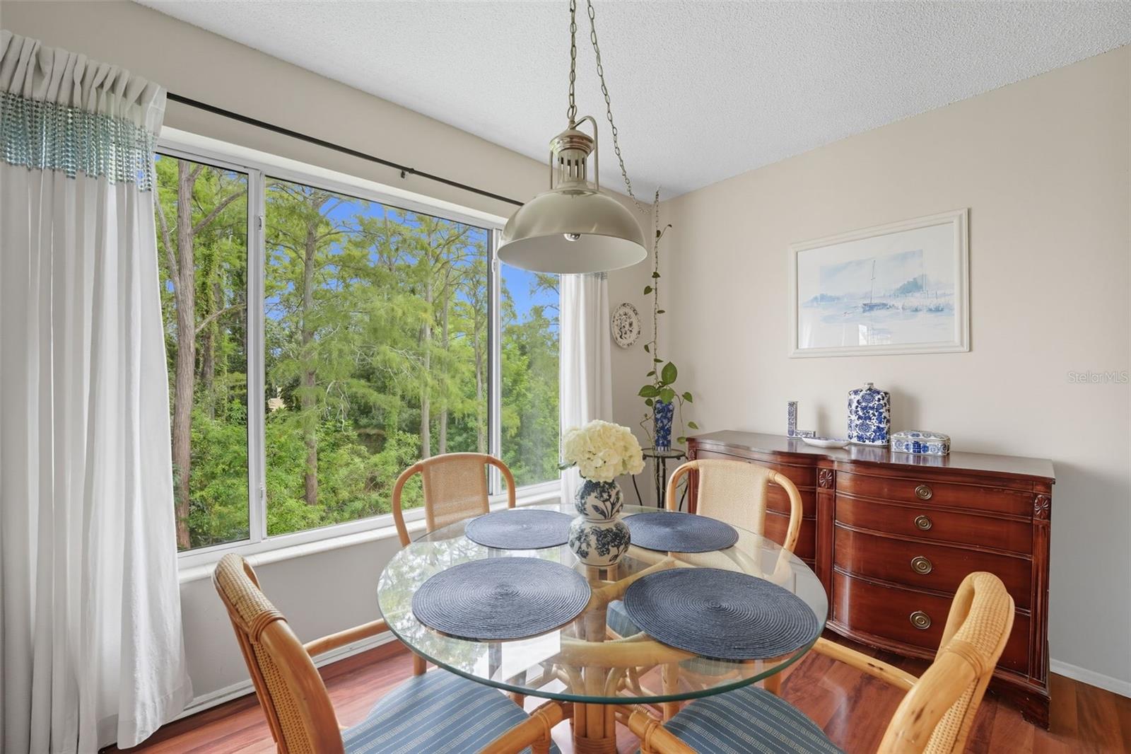 Breakfast nook