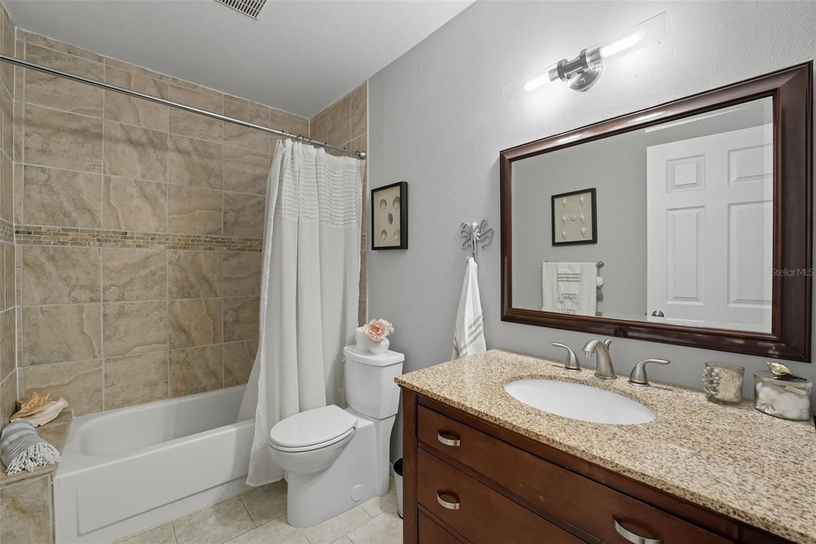 Hall/Guest bath