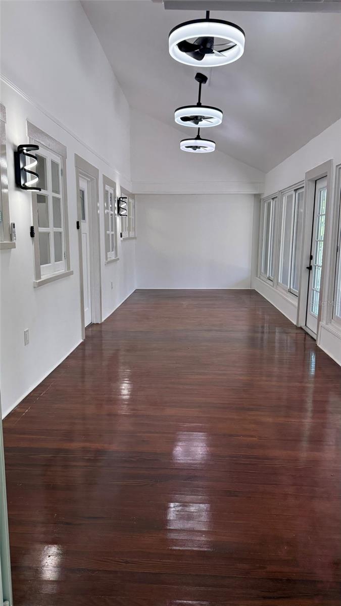 Huge Screened and air-conditioned Porch