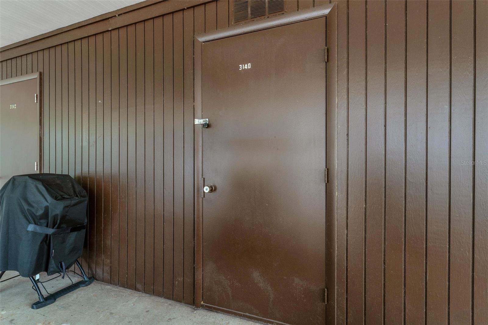 Storage unit and room for golf cart parking