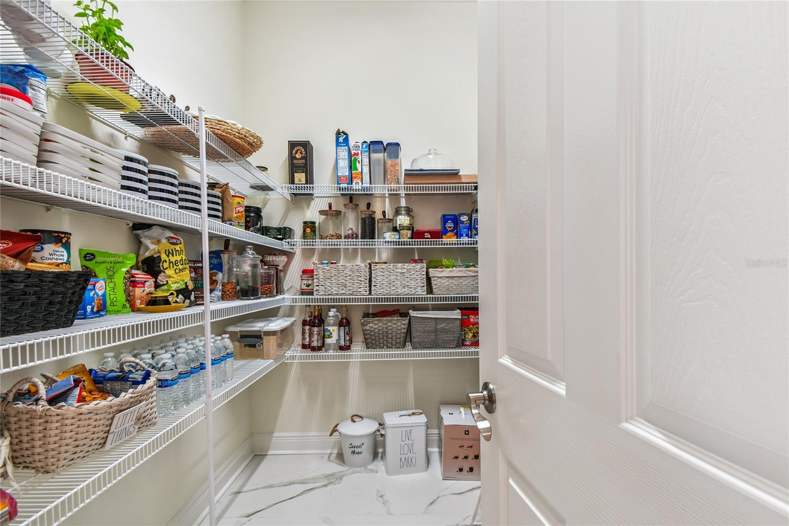 Expansive pantry