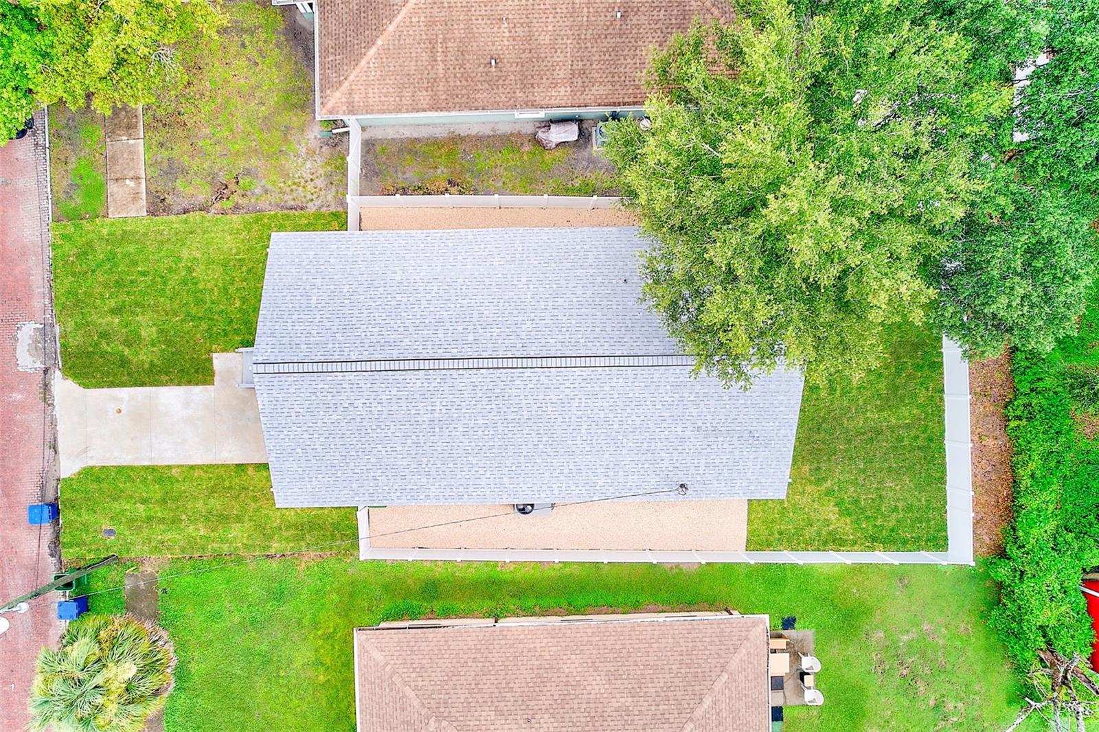 New Roof w/ Transferable Warranty