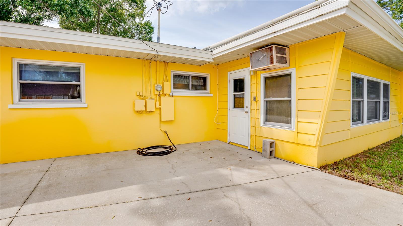 Exterior Side Patio
