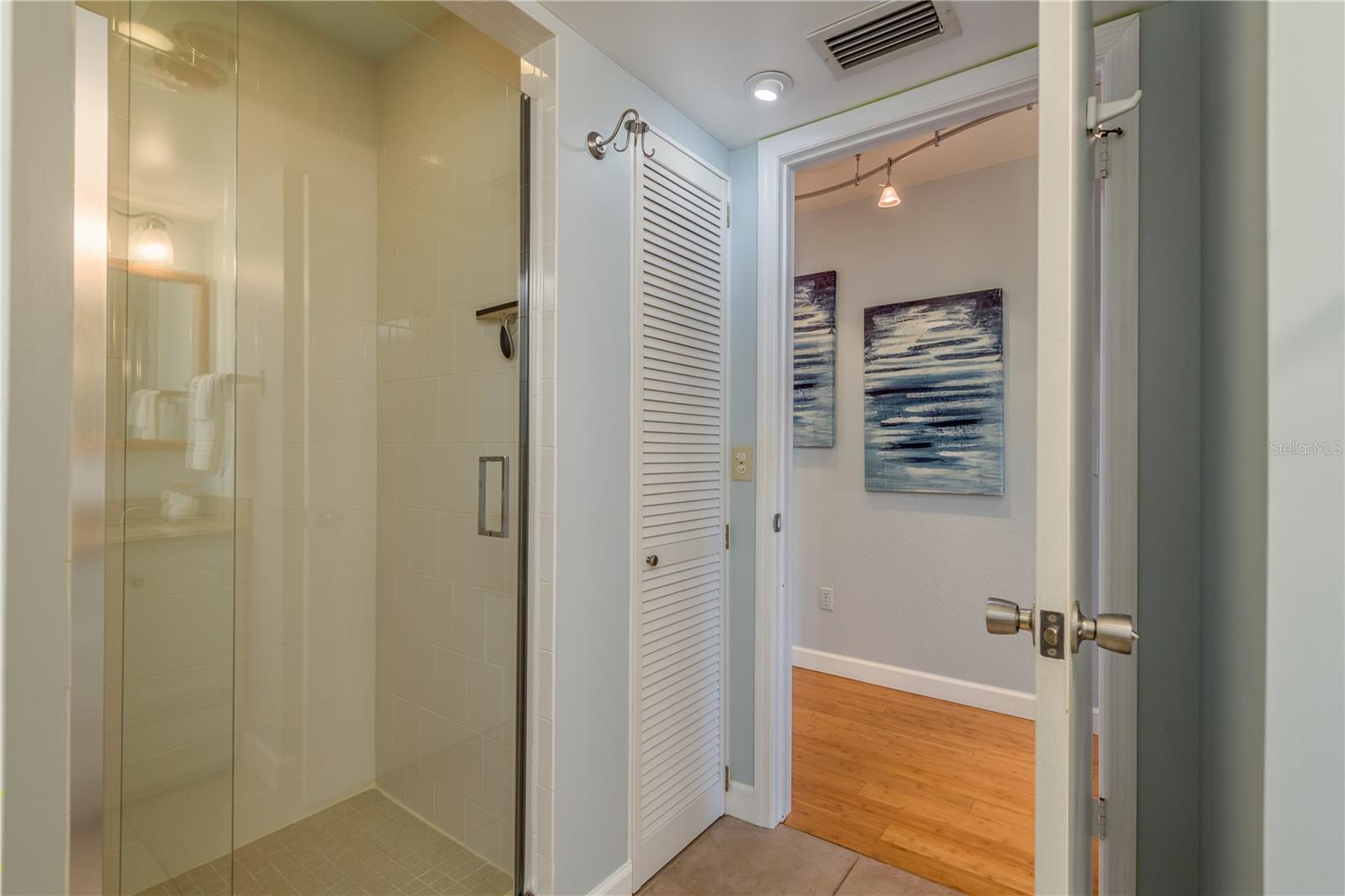 Walk-in Shower Bathroom 2