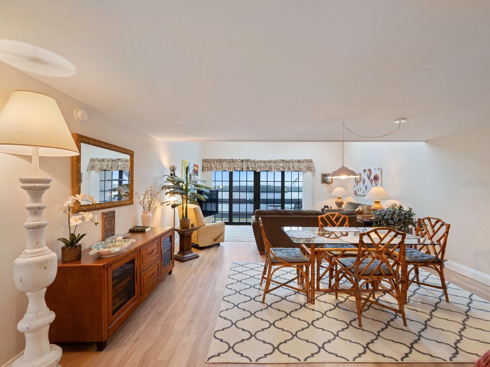 Living dining combo