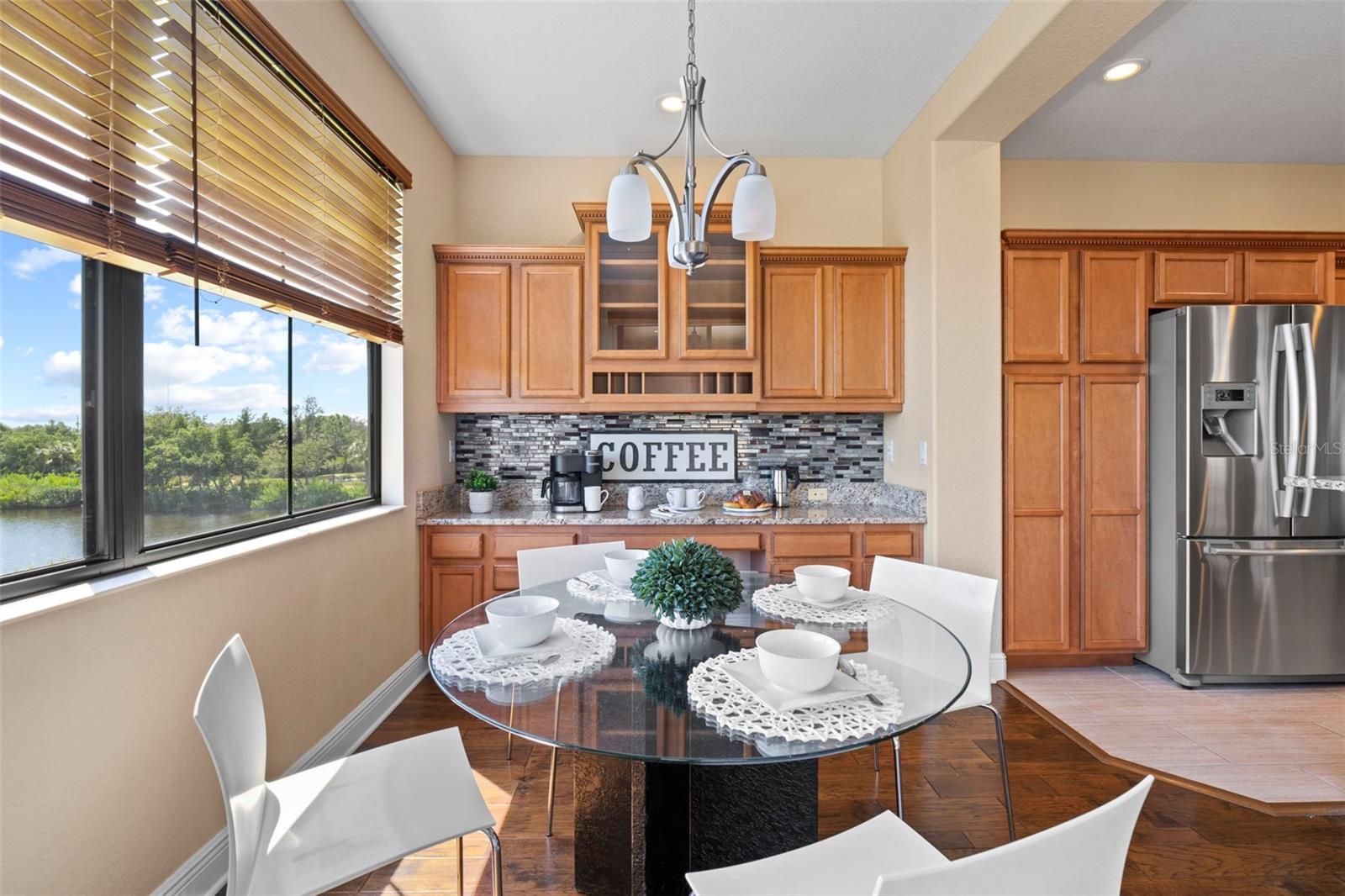 Beautiful Casual Dining Area