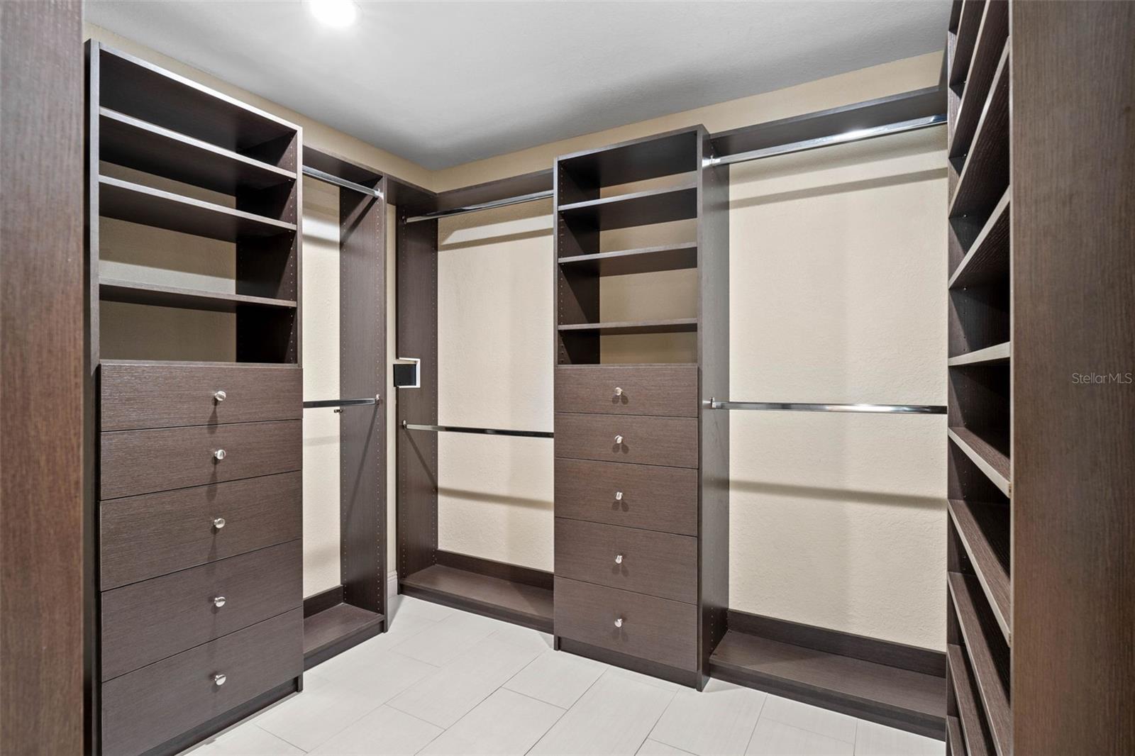 Custom Closet Solutions