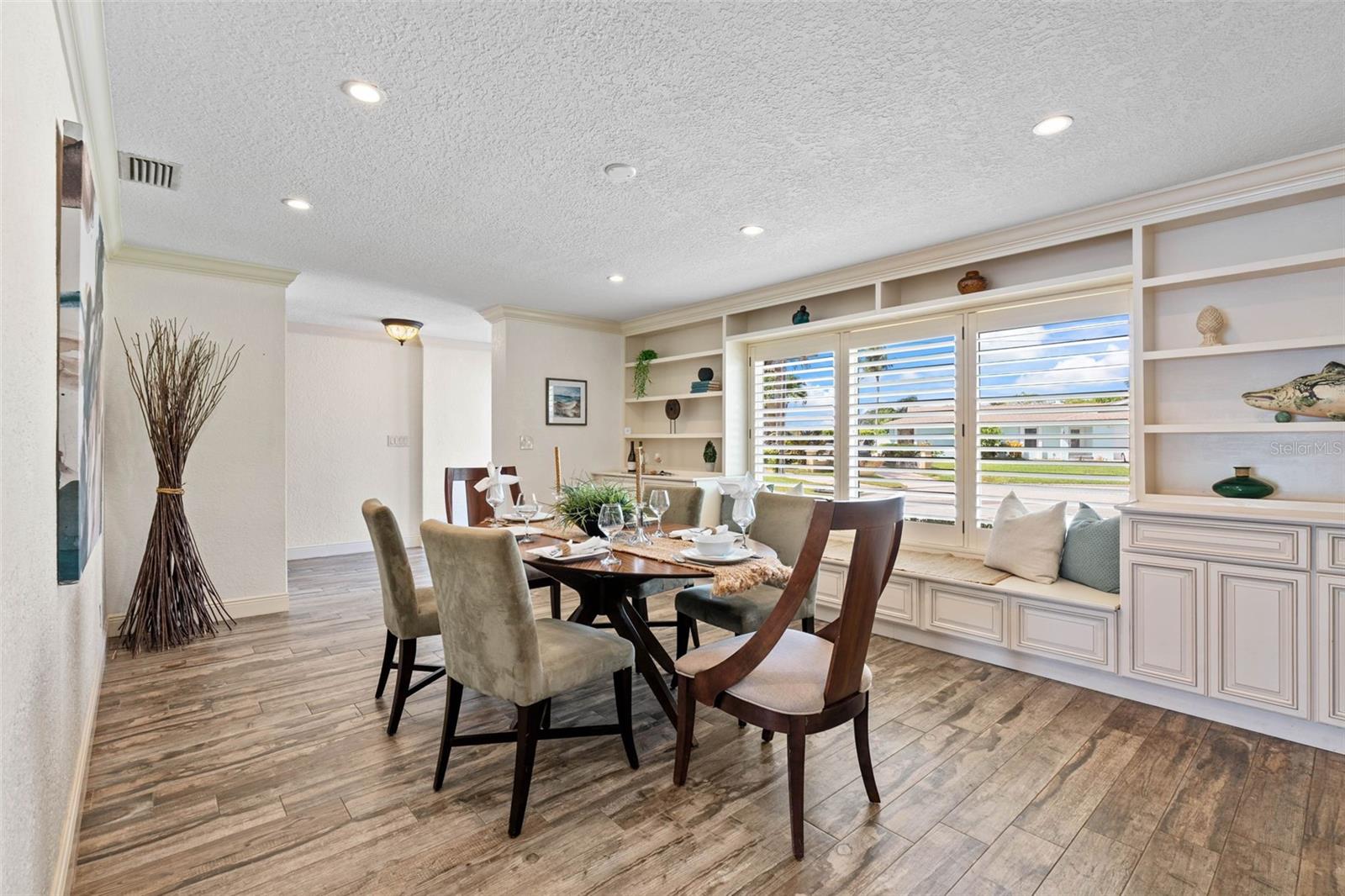 Light and Bright Dining Room
