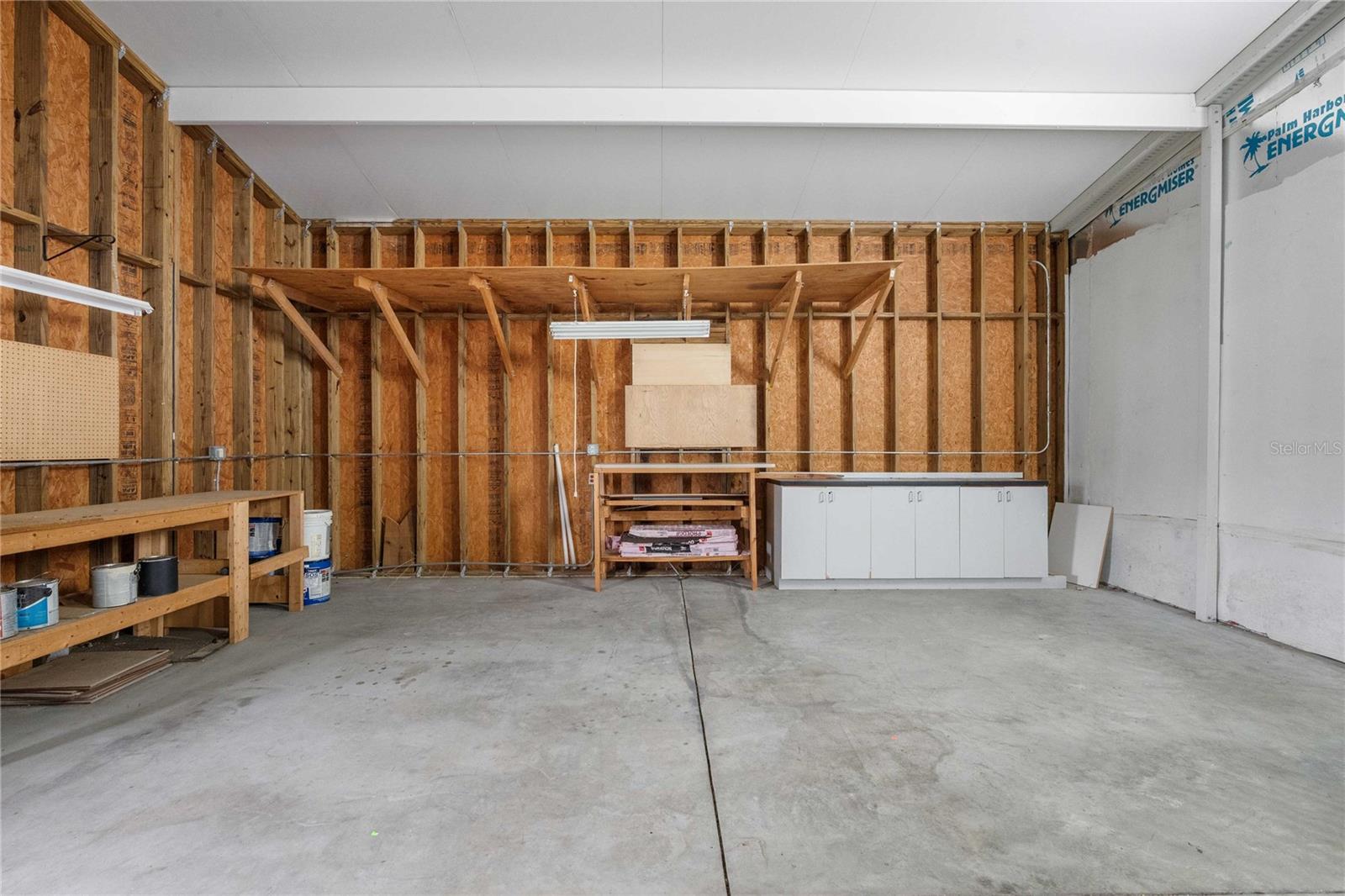 OVERSIZED GARAGE