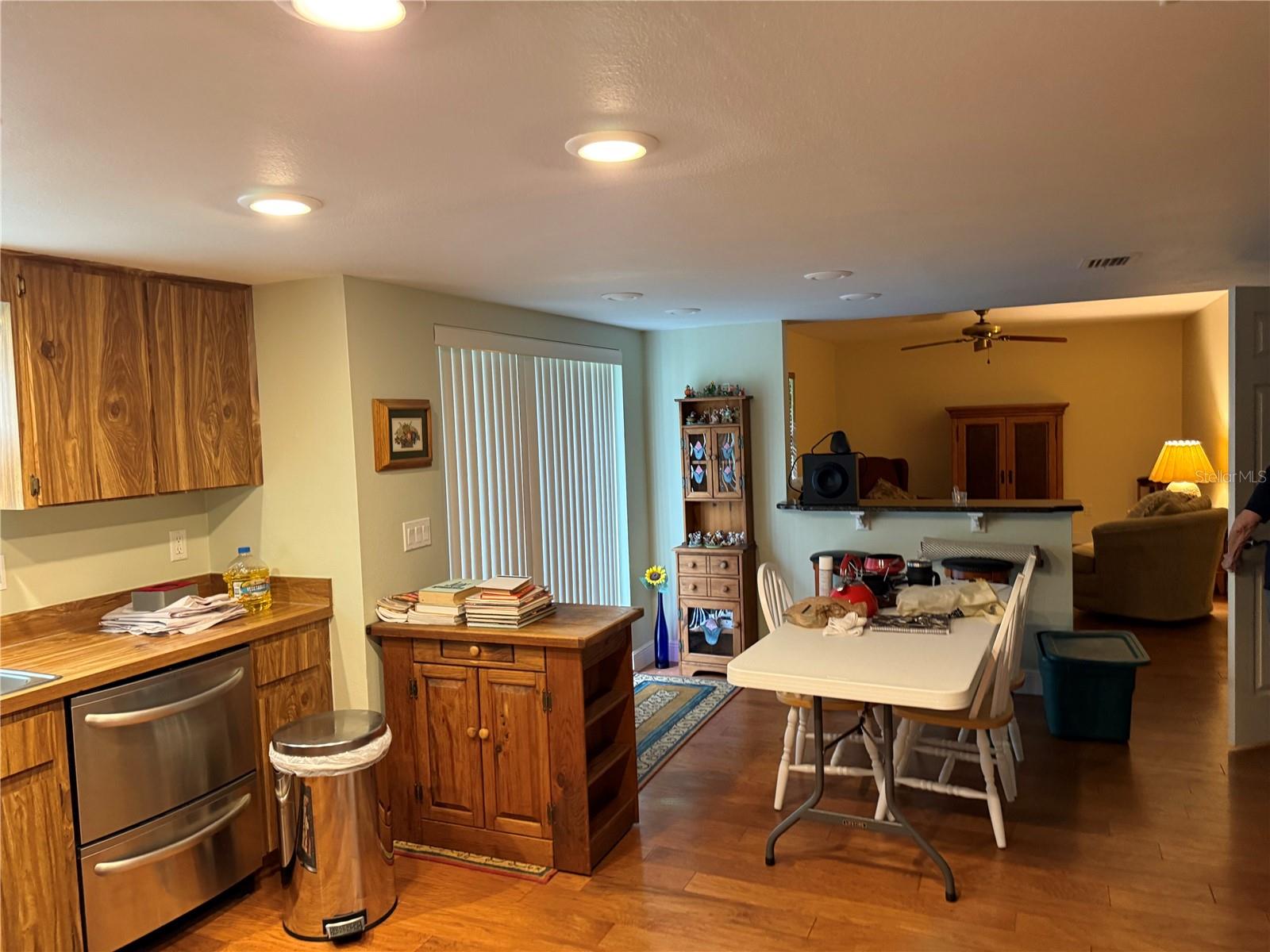 Eat-In Kitchen