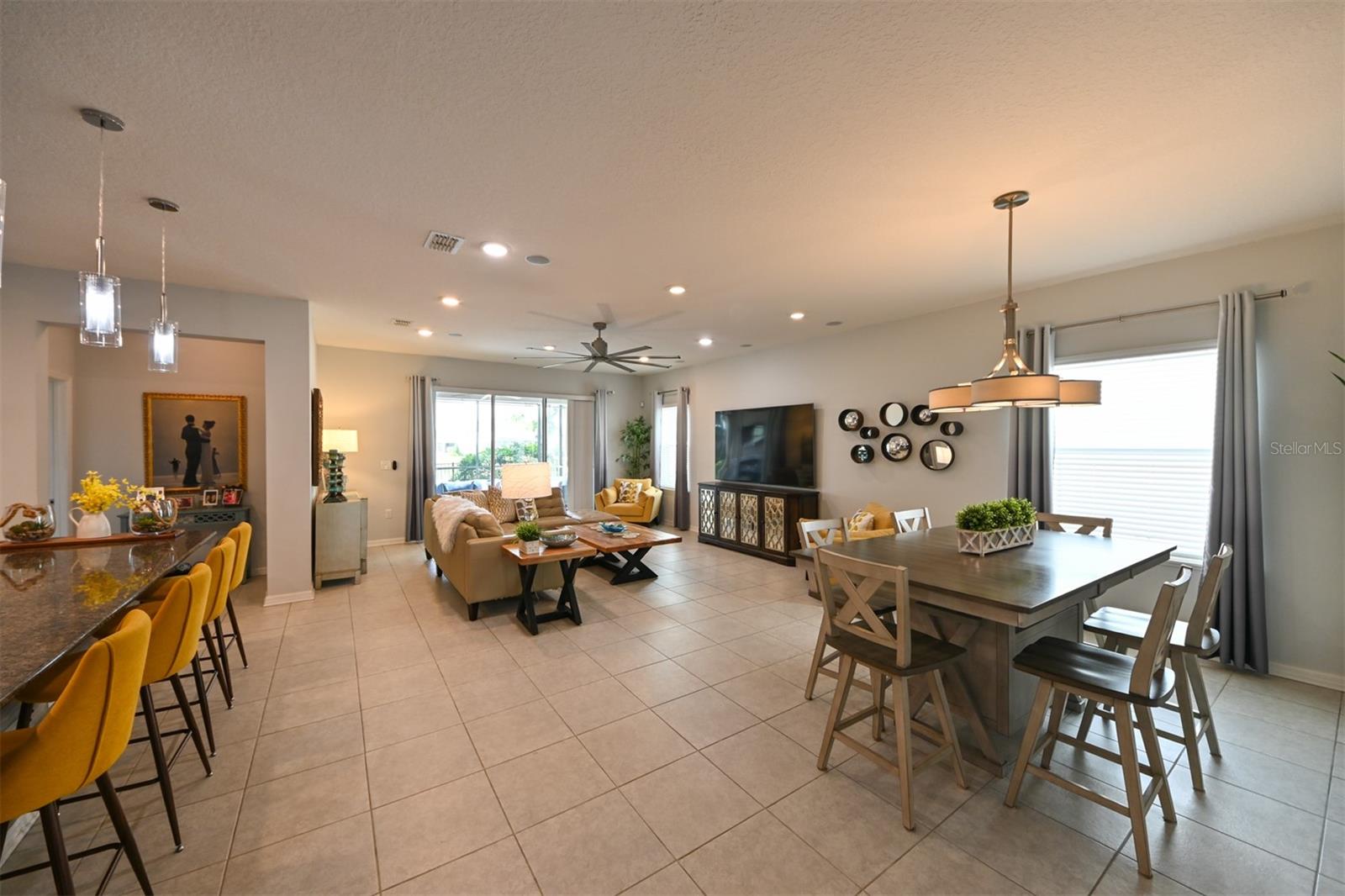 Open concept, Great room, Dining room,