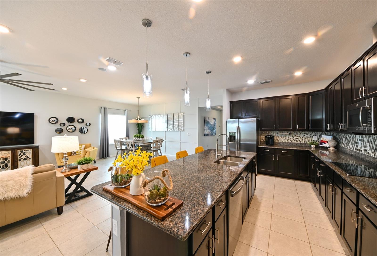Gourmet kitchen 2