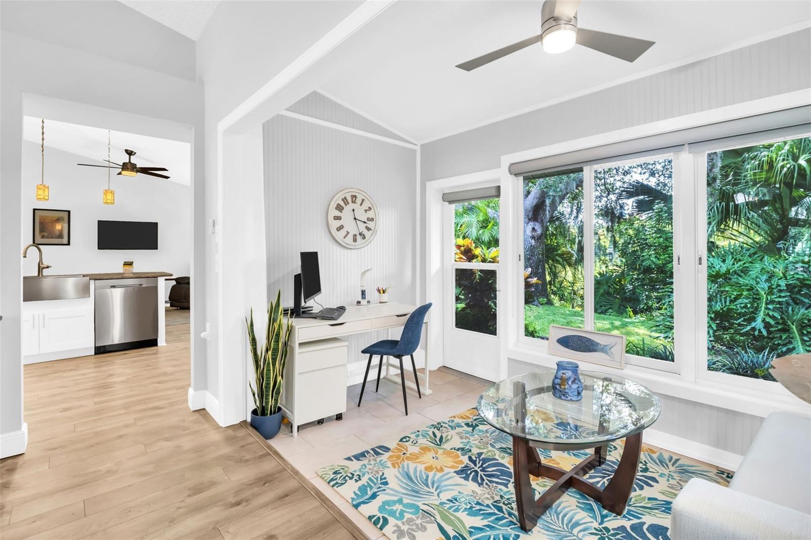 Bonus Florida room perfect as an office or craft room~