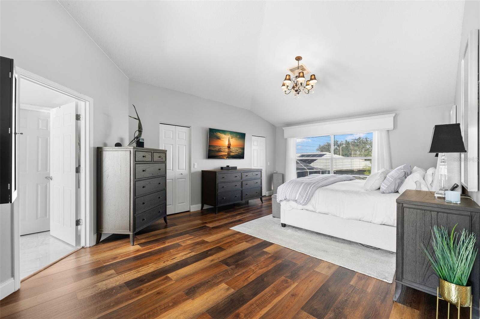 Primary suite